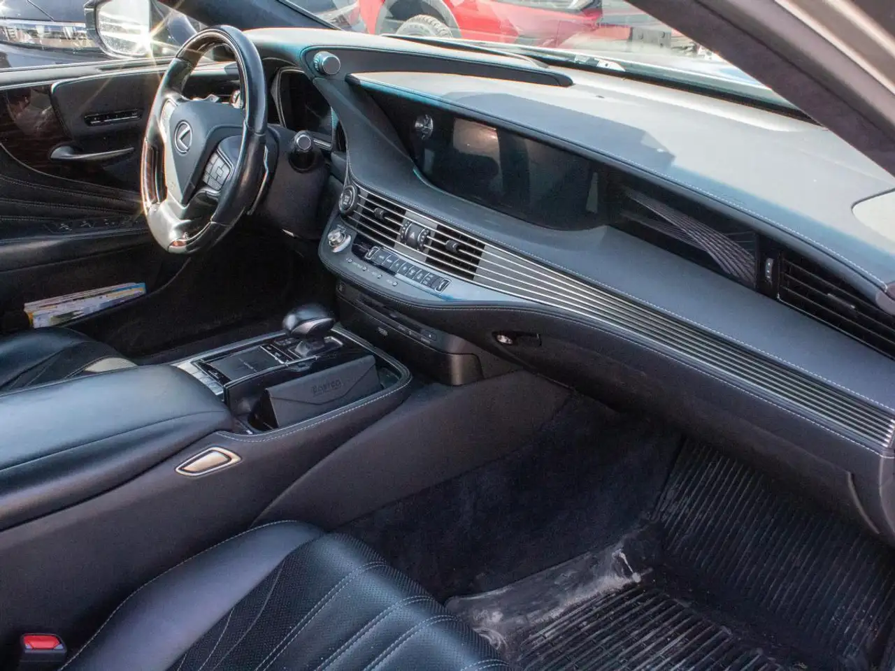 Lexus LS 500 снимка Lexus LS 500
