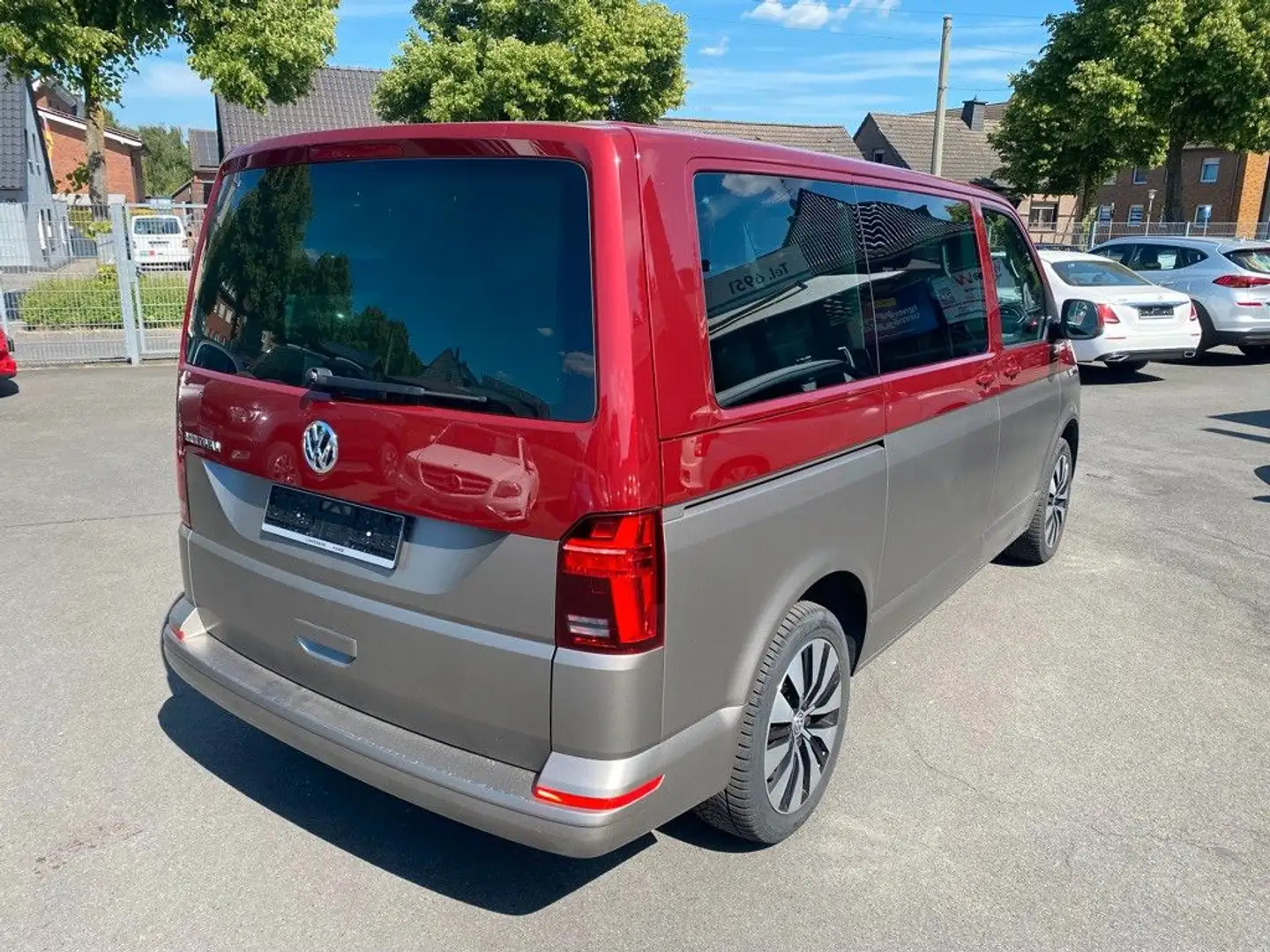 Volkswagen T6 Multivan 2.0TDI Comf. DSG/Standhei/7Sitze/AHK Rood - 2