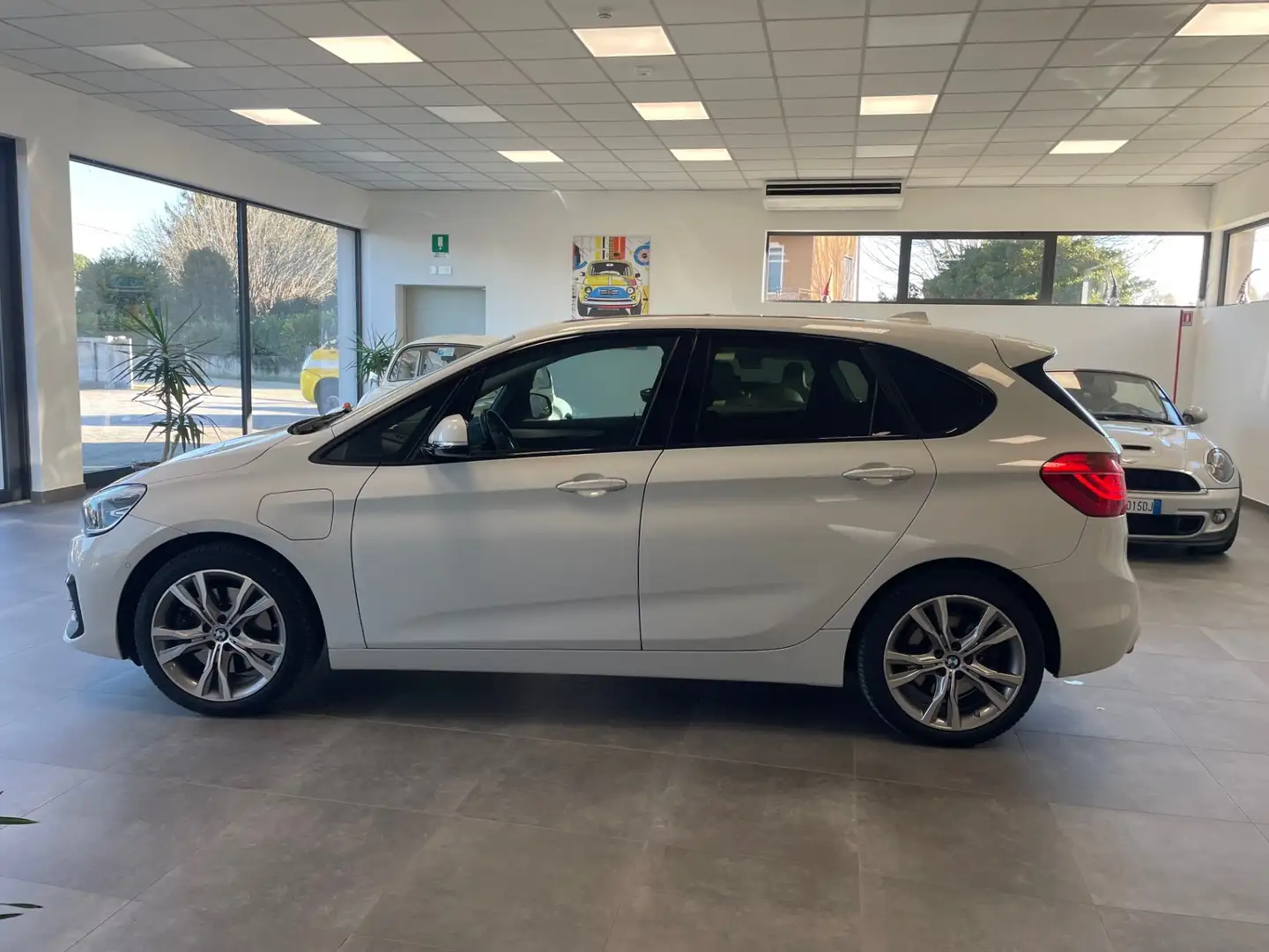 BMW 225xe Active Tourer iPerformance Business aut. Bianco - 2