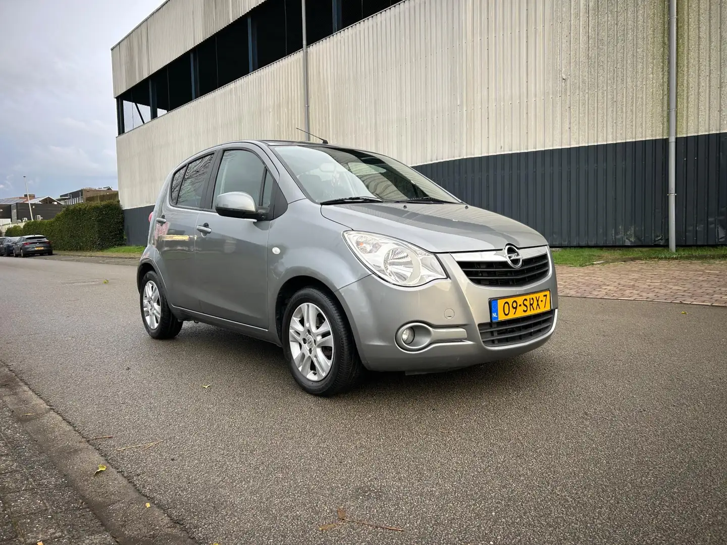 Opel Agila 1.0 Edition Airco/Nieuwe Apk Grijs - 1