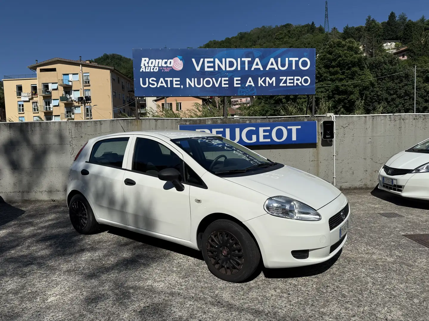 Fiat Grande Punto Grande Punto 5p 1.3 mjt 16v Active c/clima 75cv Blanco - 2