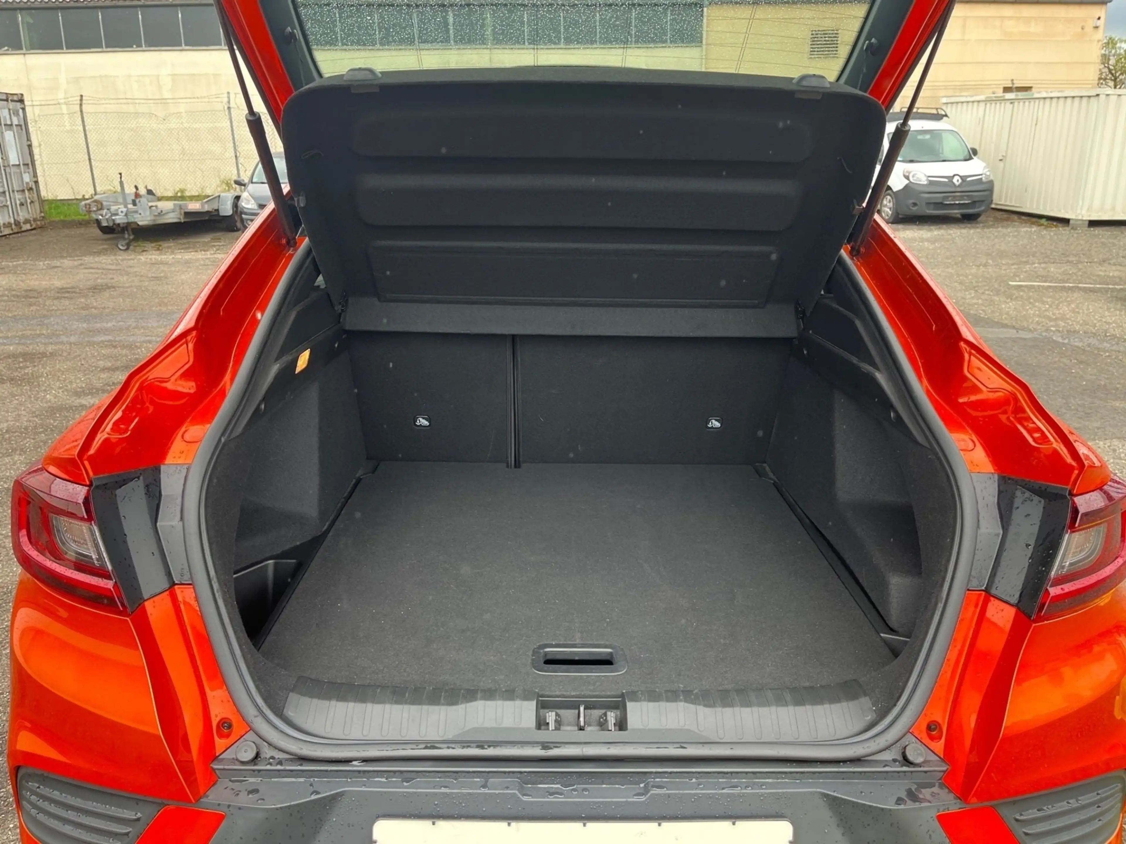 Renault Arkana R.S. LINE TCe 140 EDC — photo 12