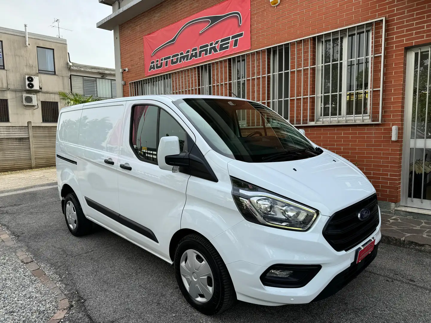 Ford Transit Custom 2.0 TDCI 130 CV AUTOMATICO Bianco - 1