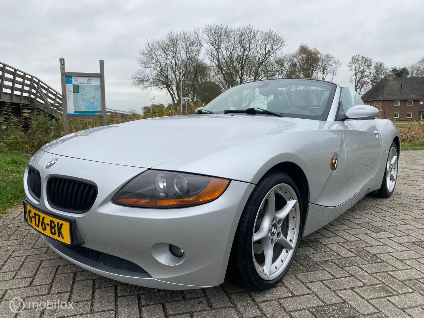 BMW Z4 Roadster 2.2i / 6 cilinder / Zeer netjes! / Inr mo Grijs - 1