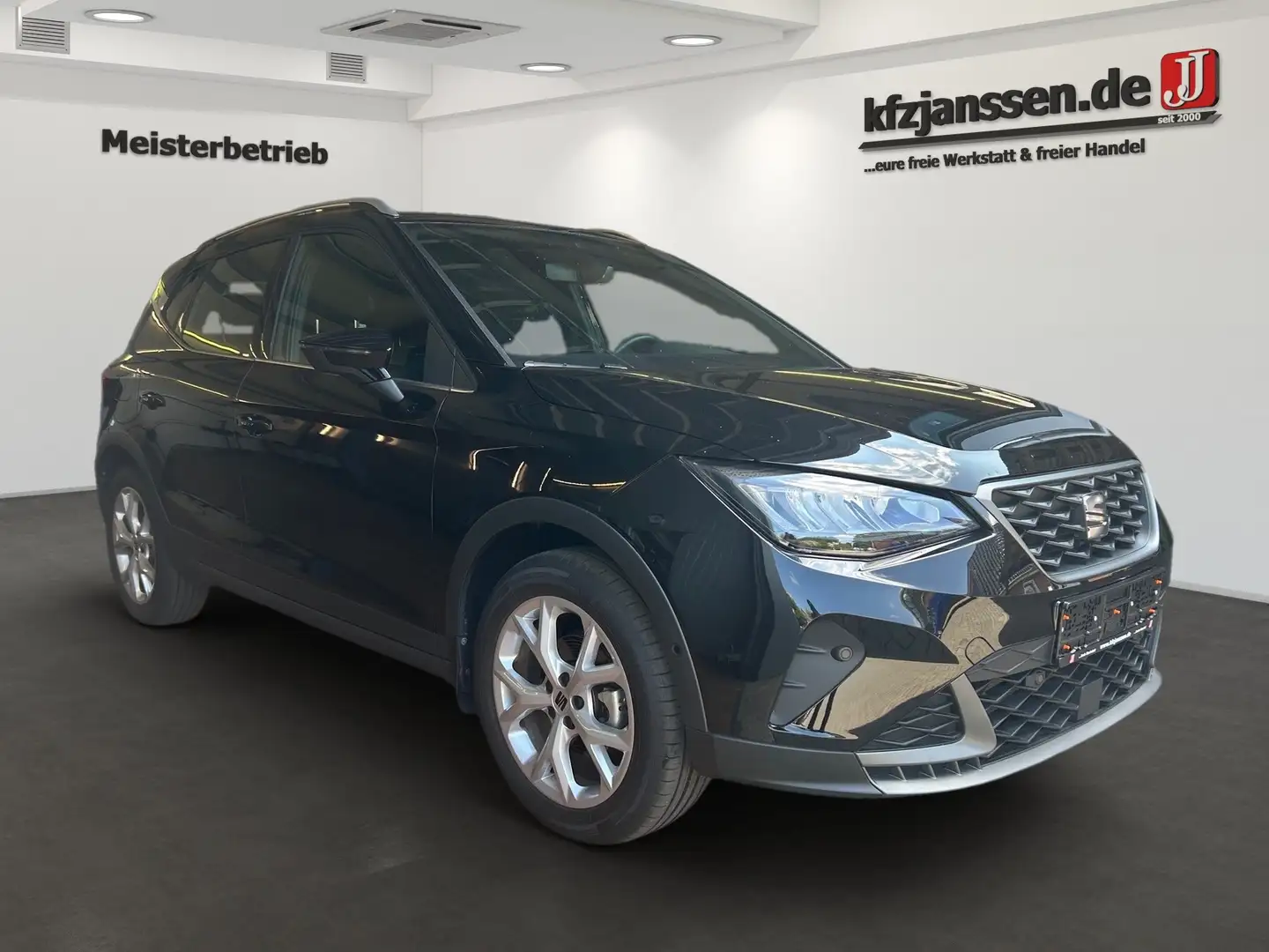 SEAT Arona FR 1.0 TSI Automatik, LED, CarPlay, Klima Schwarz - 2