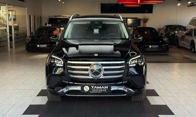 Mercedes-Benz GLS view 3