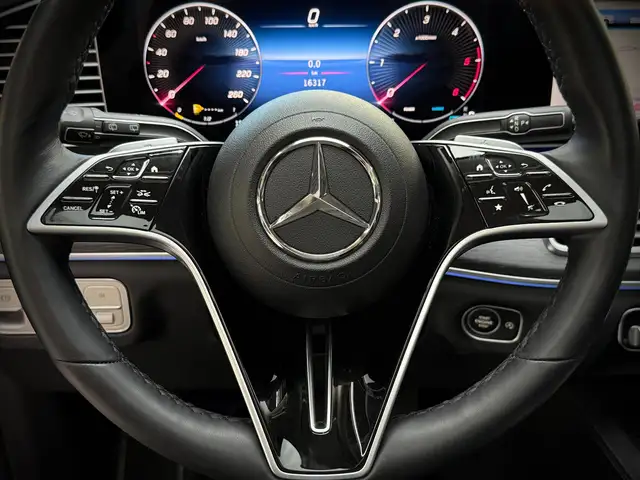 Mercedes-Benz GLS view 14