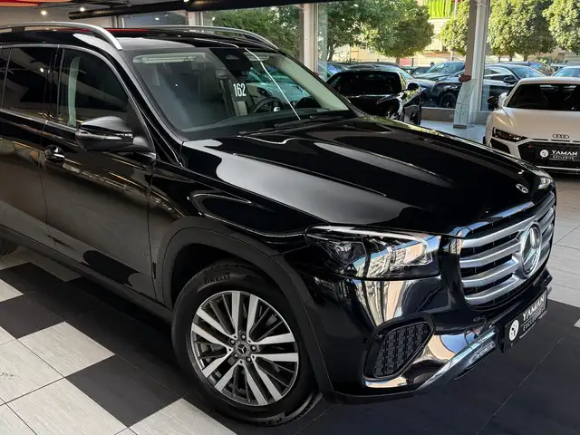 Mercedes-Benz GLS view 5
