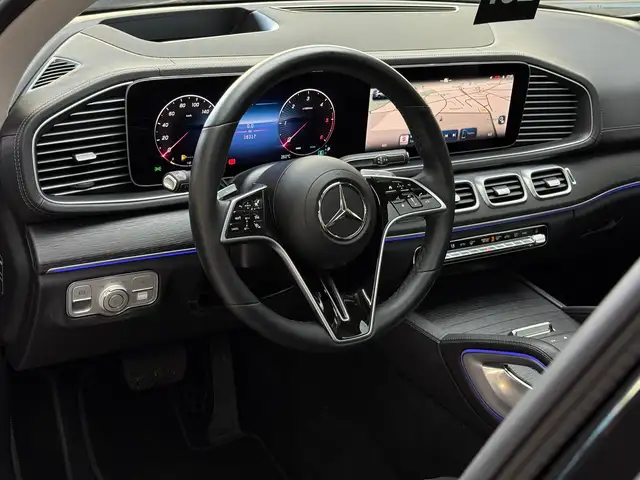 Mercedes-Benz GLS view 13