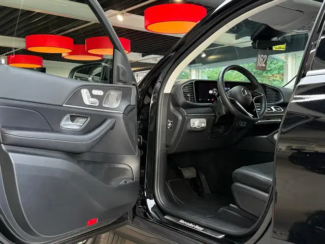 Mercedes-Benz GLS view 10