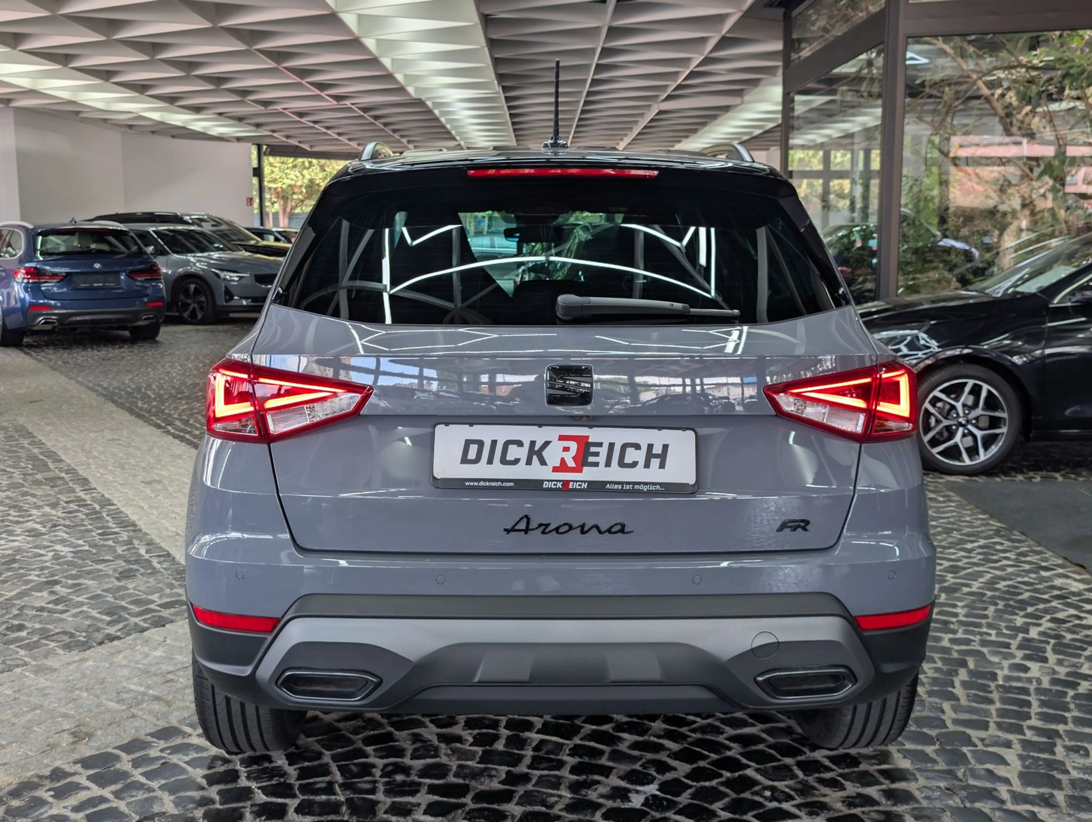 SEAT Arona 1.5 TSI FR Black Edition ACC LED KAM AHK — photo 6