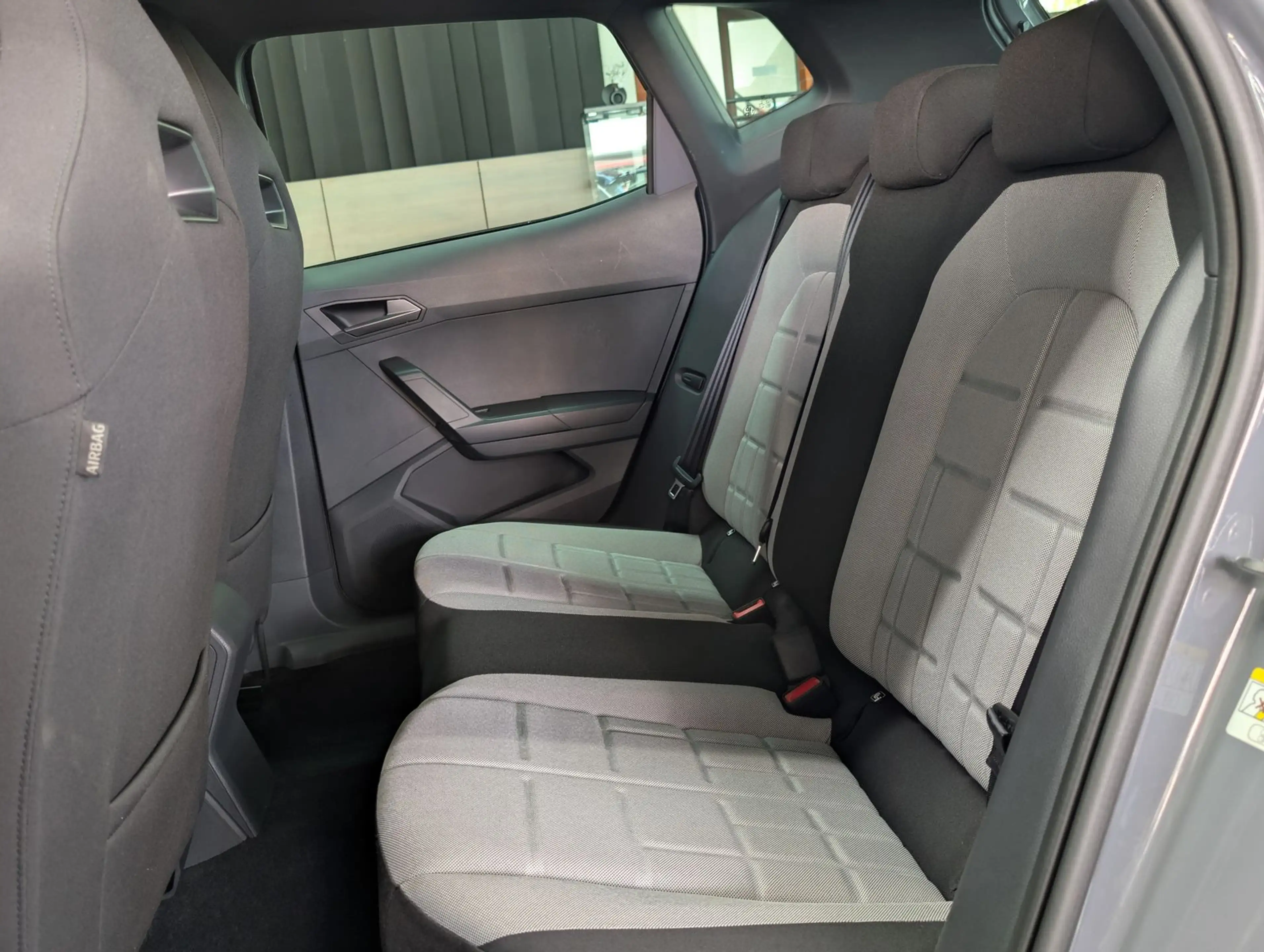 SEAT Arona 1.5 TSI FR Black Edition ACC LED KAM AHK — photo 13