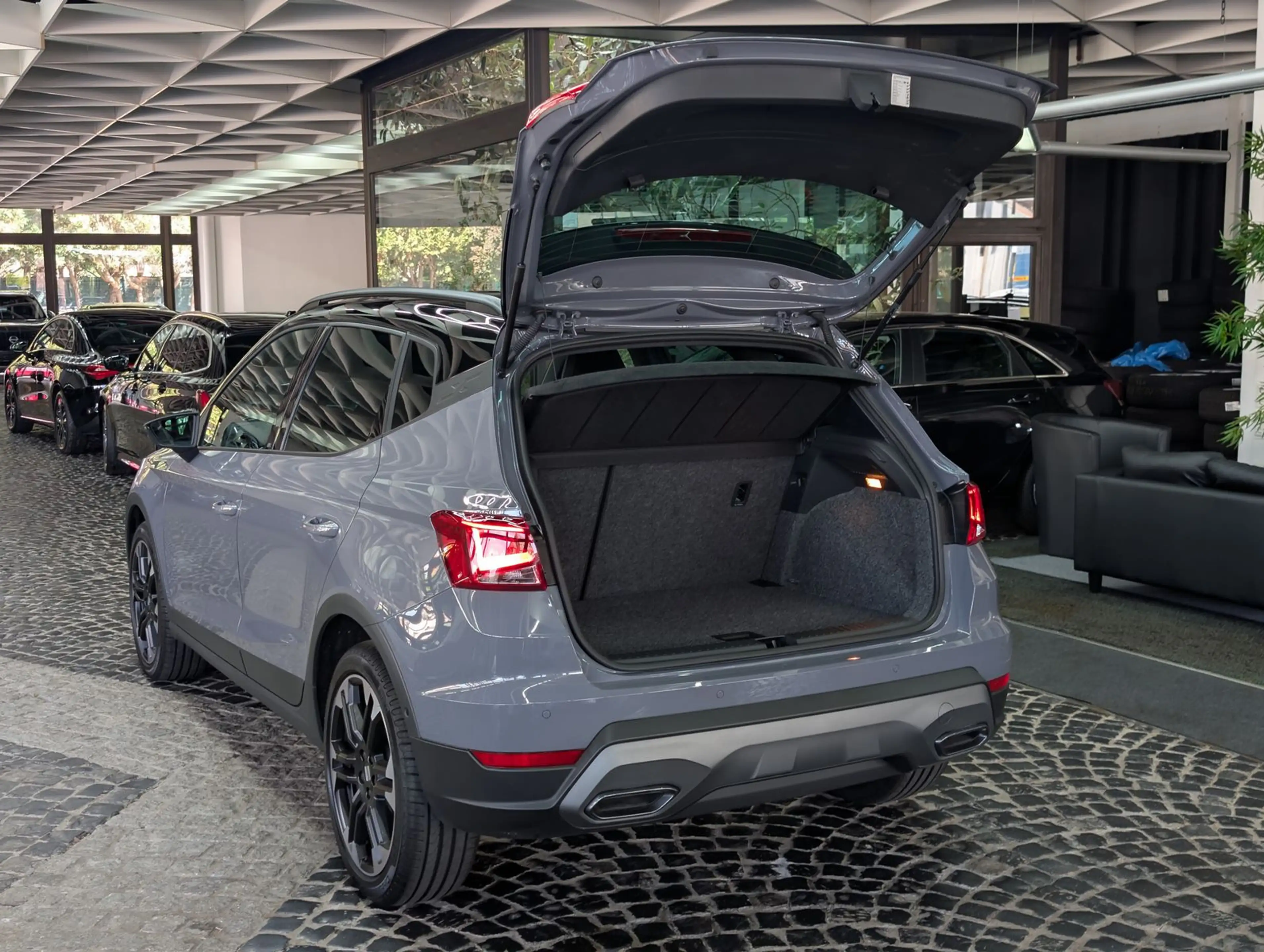 SEAT Arona 1.5 TSI FR Black Edition ACC LED KAM AHK — photo 14