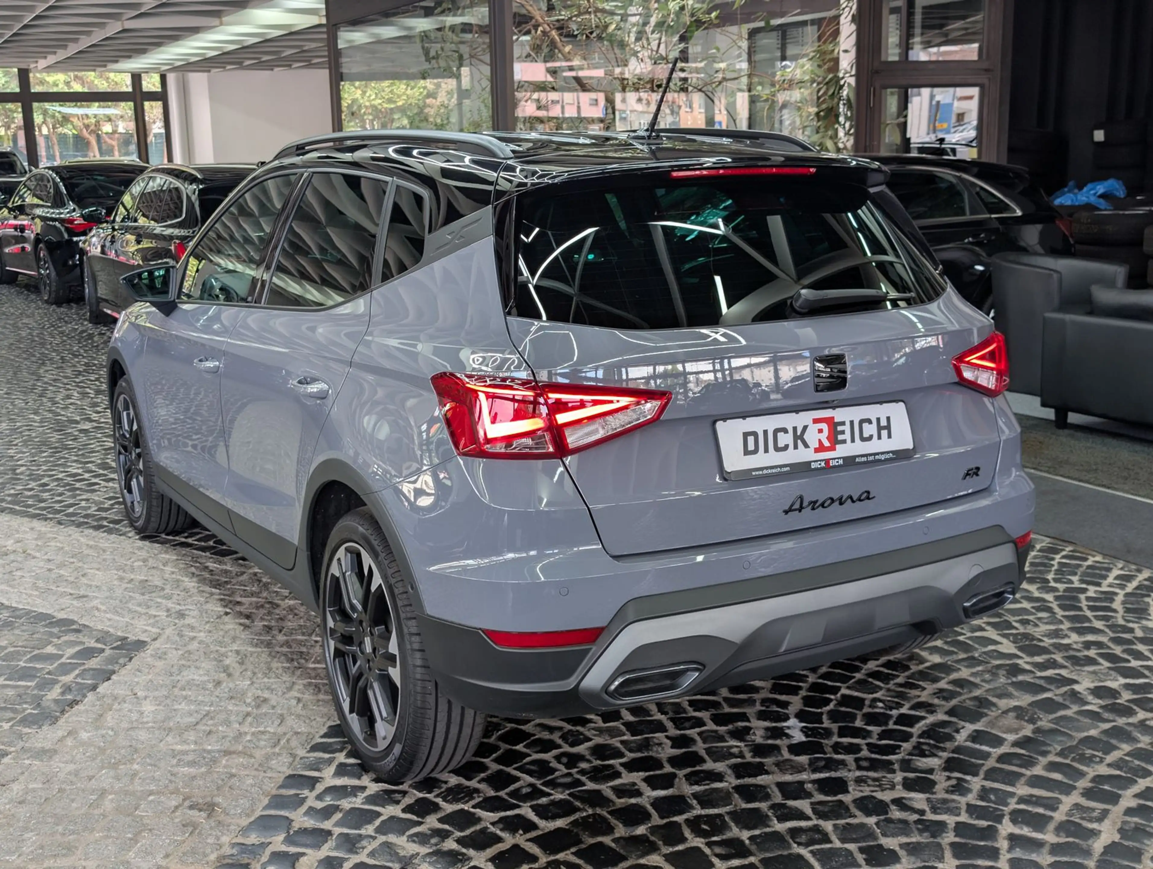 SEAT Arona 1.5 TSI FR Black Edition ACC LED KAM AHK — photo 5