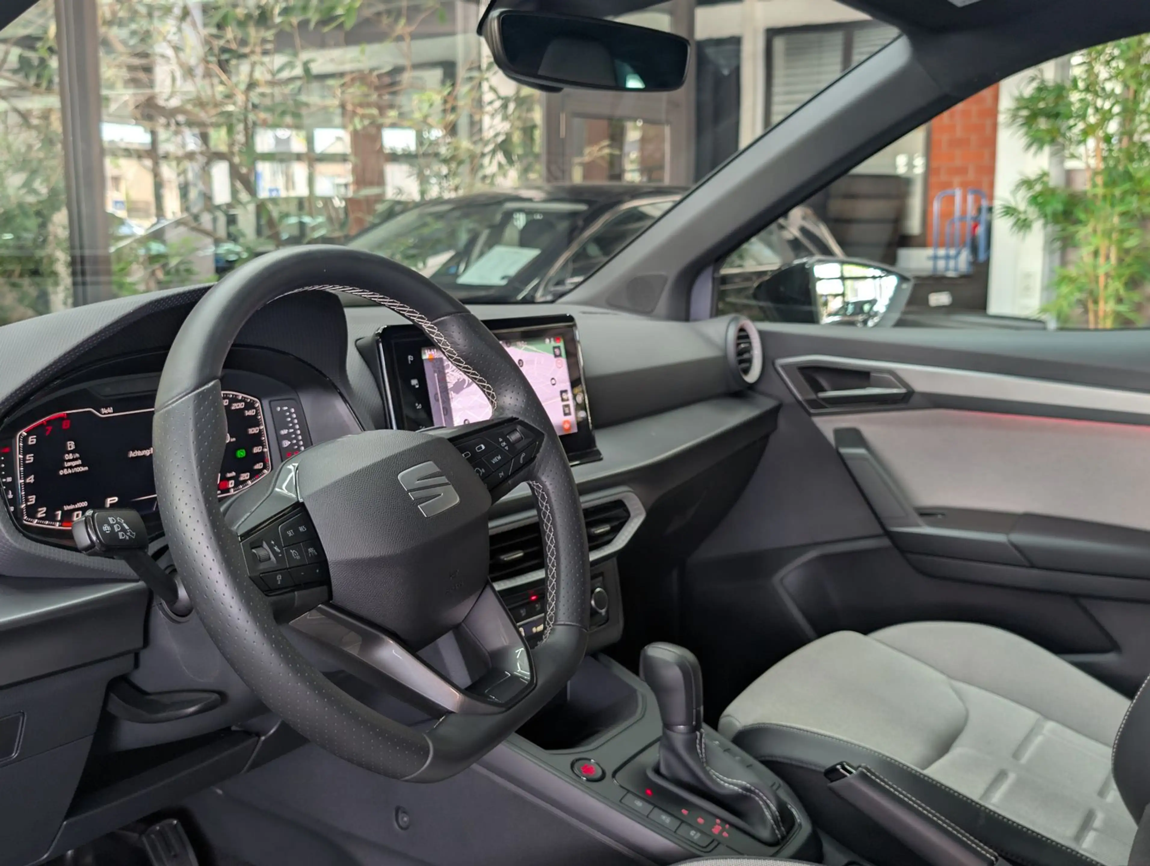SEAT Arona 1.5 TSI FR Black Edition ACC LED KAM AHK — photo 10