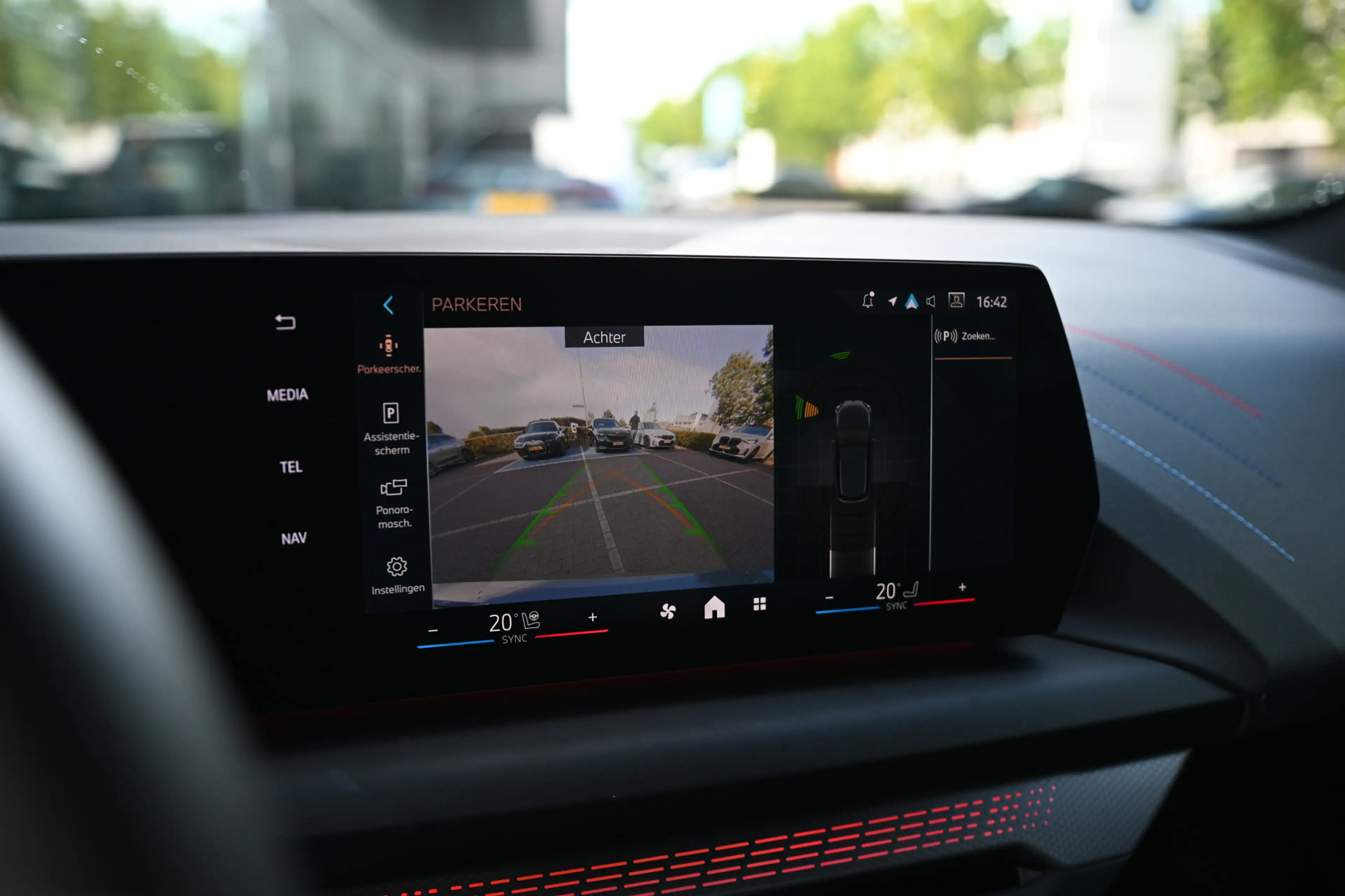 BMW 120 1 Serie M Sport Automaat / Sportstoelen / Achterui — photo 11