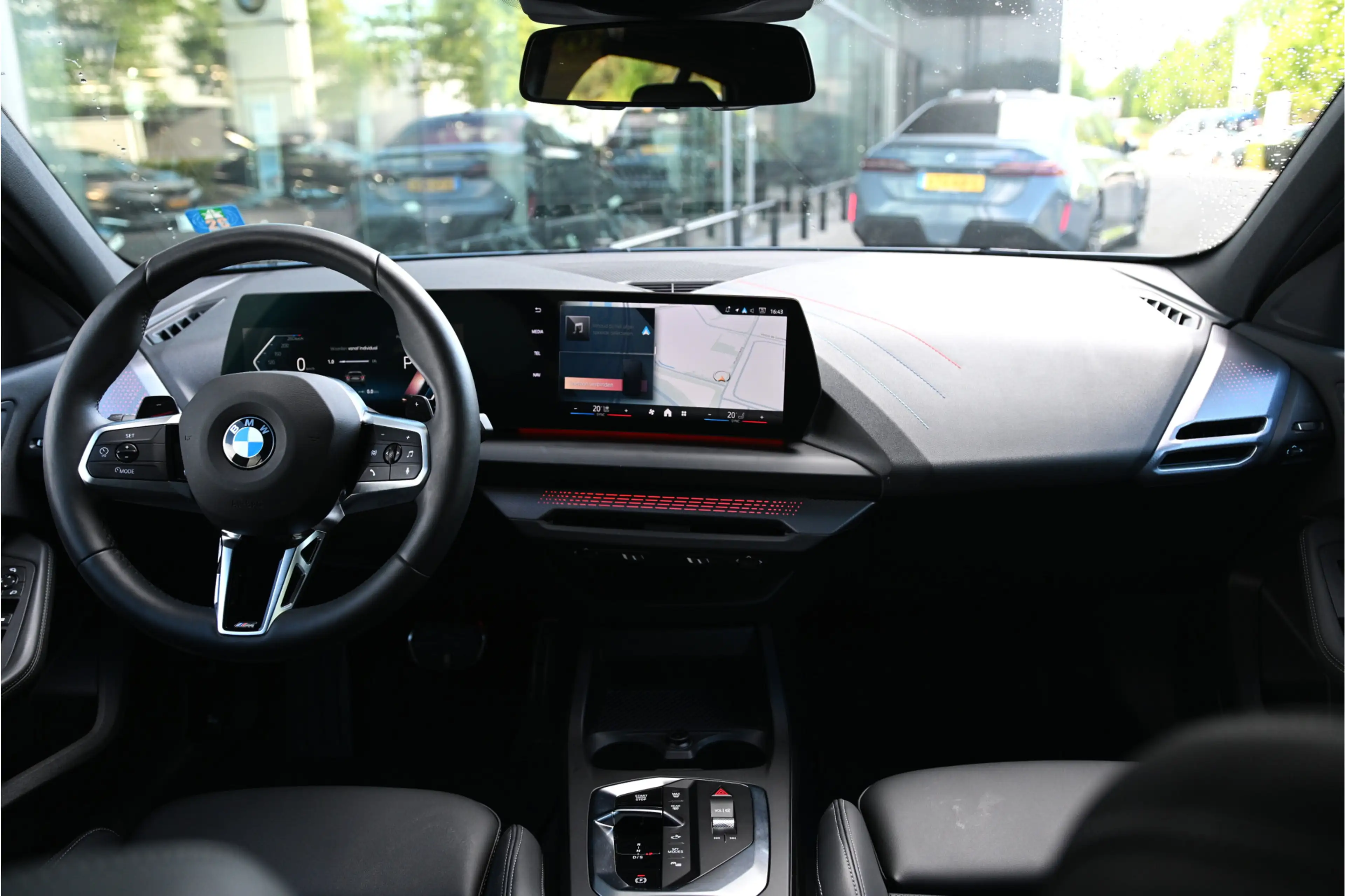BMW 120 1 Serie M Sport Automaat / Sportstoelen / Achterui — photo 4