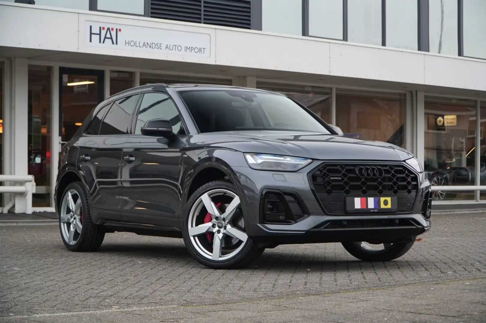 Audi Q5 50 TFSI e S-Line I Pano I 21 inch I ACC Grau - 1