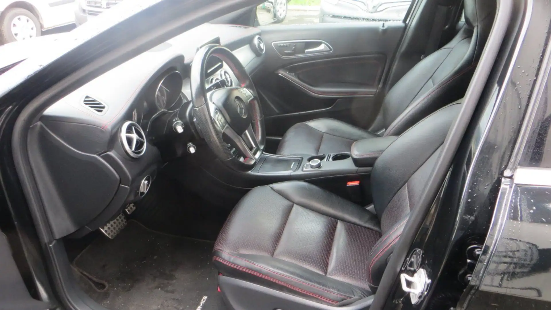 Mercedes-Benz GLA 200 200 CDI 136cv, 4-Matic Business Exécutive 7-G DCT A pack AMG, carnet factures entretiens, Zwart - 2