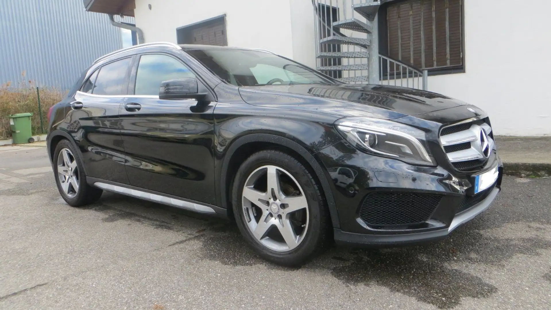Mercedes-Benz GLA 200 GLA 200 CDI 136cv, 4-Matic Business Exécutive 7-G  Noir - 1