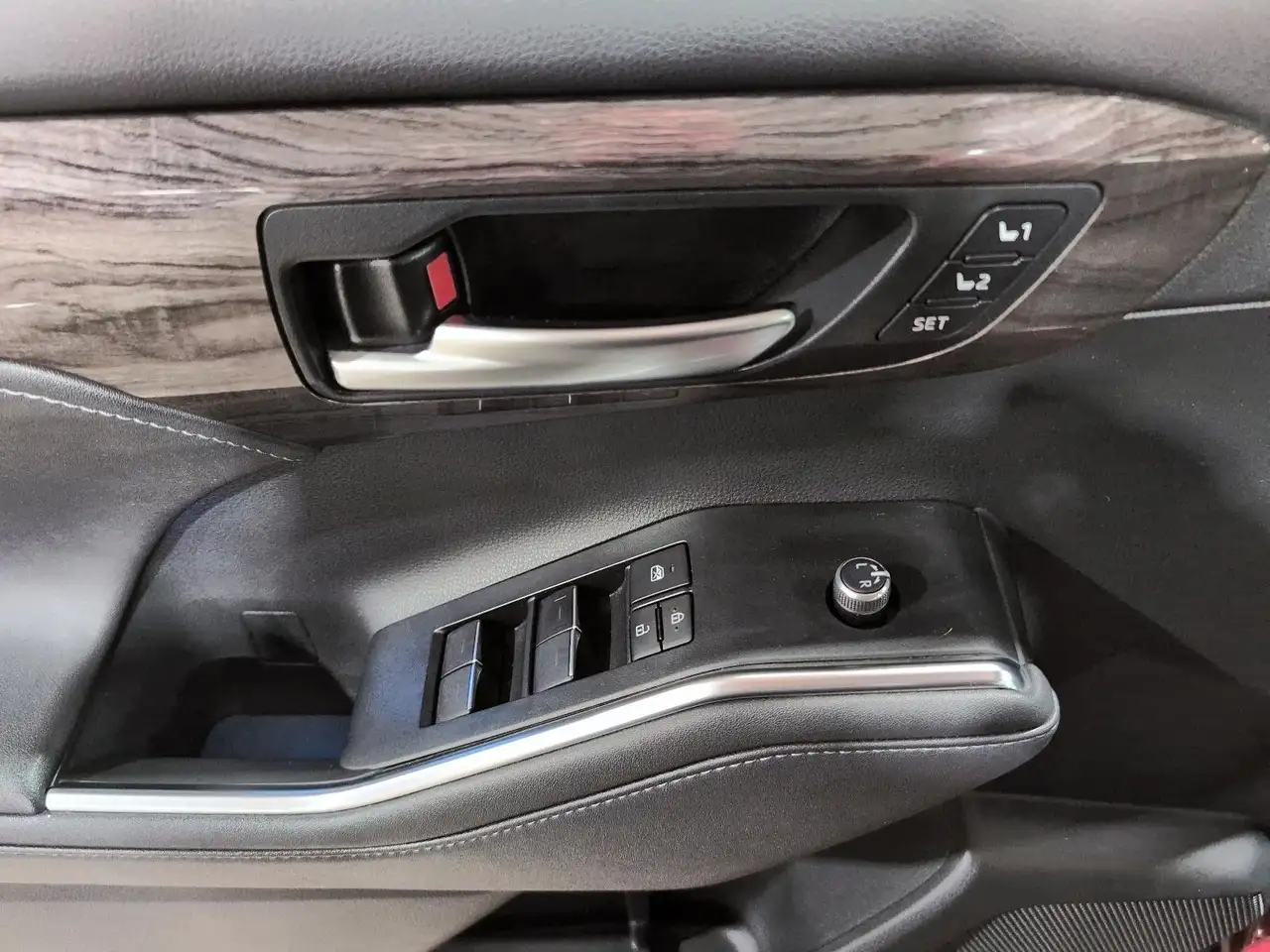 Toyota Highlander снимка Toyota Highlander