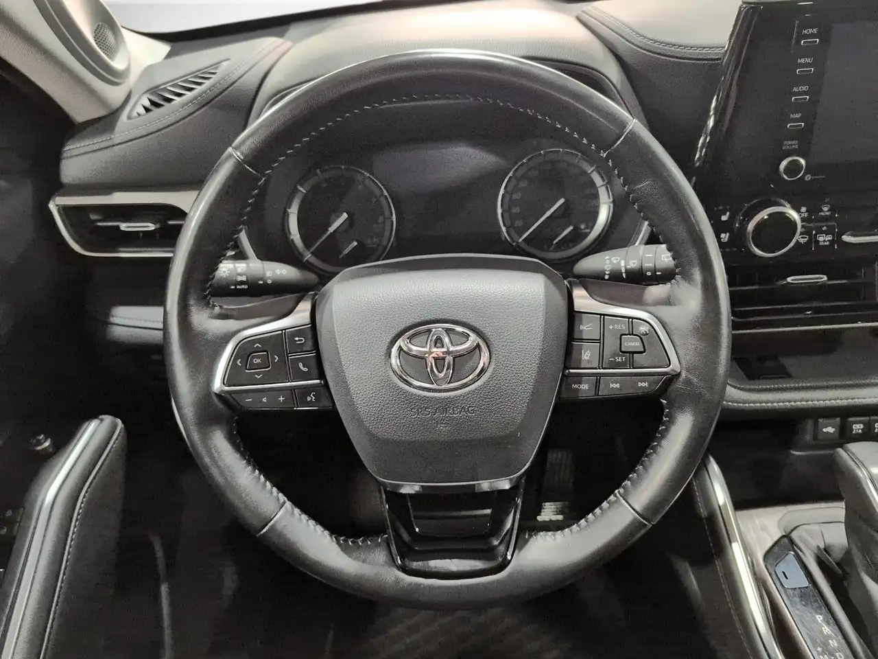 Toyota Highlander снимка Toyota Highlander