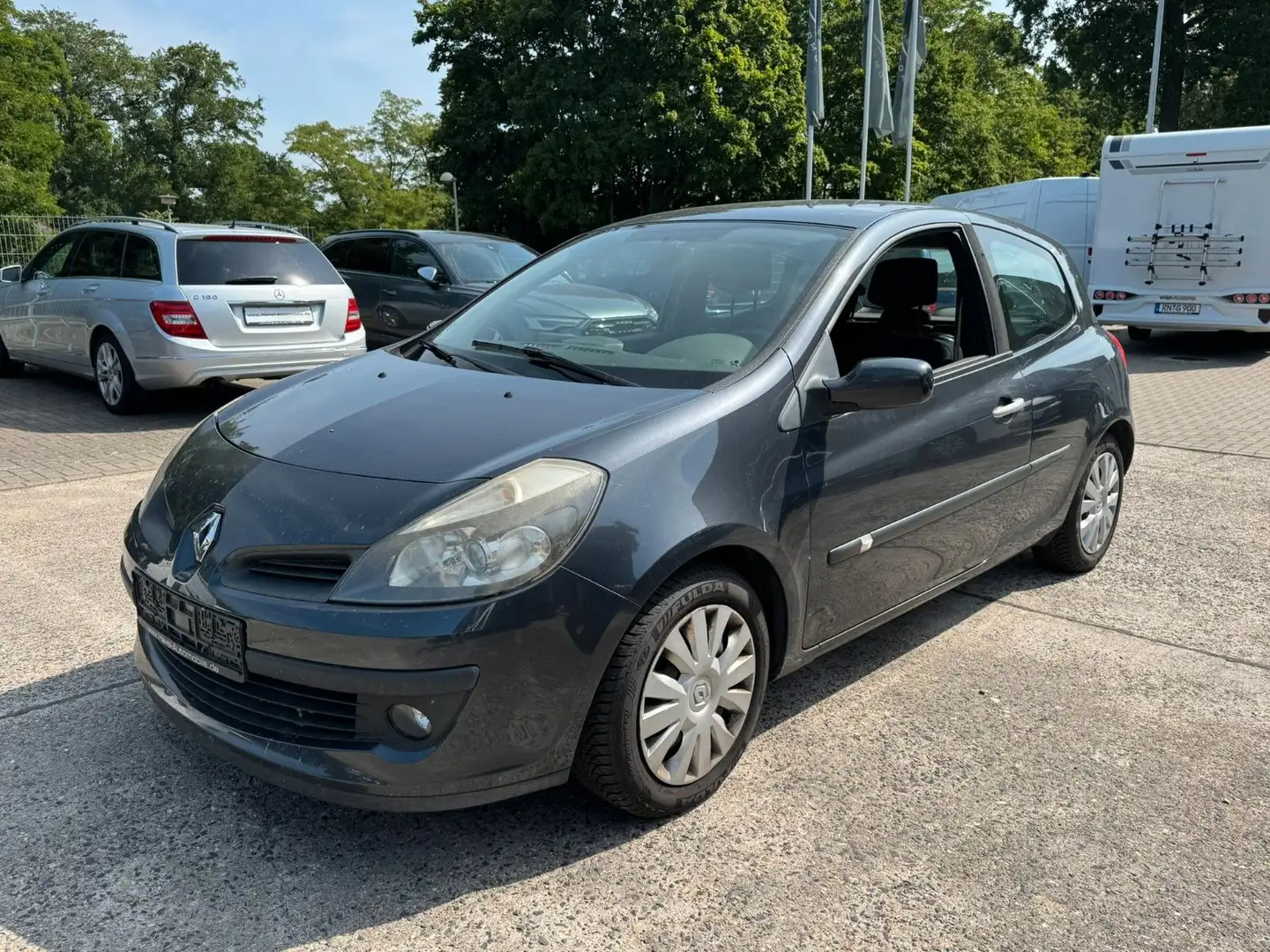 Renault Clio III Edition Dynamique 88PS Gris - 1