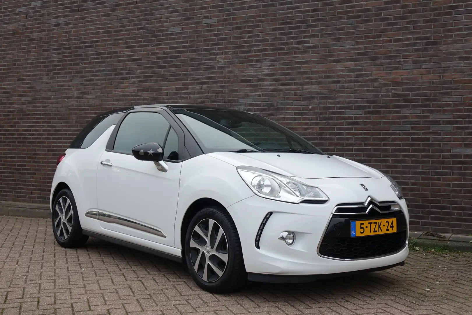 Citroen DS3 1.2 VTi Fab So Chic, cruise control, navigatie. pr Blanc - 2
