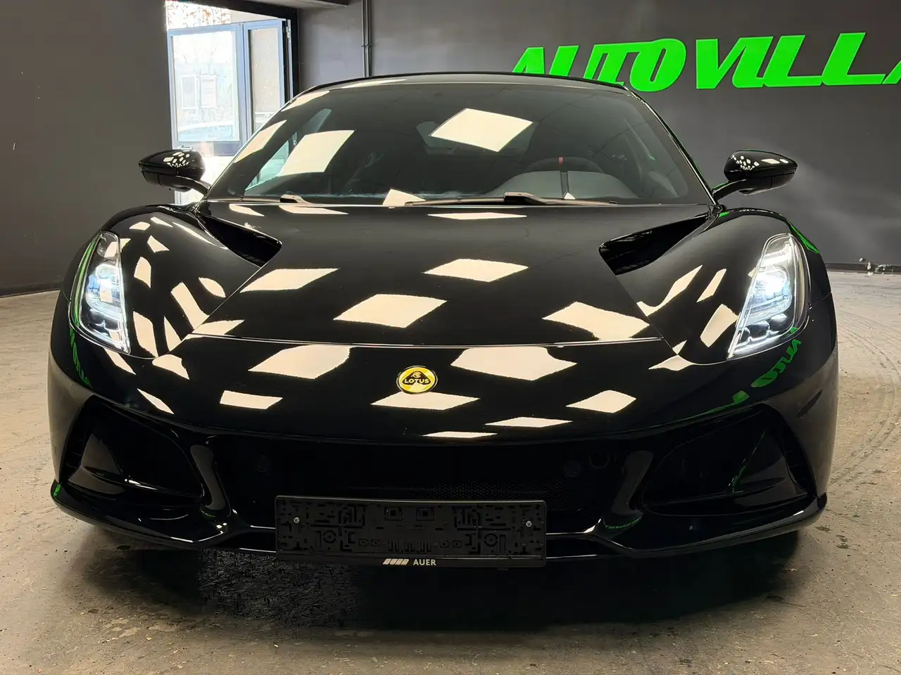 Lotus Emira 2025