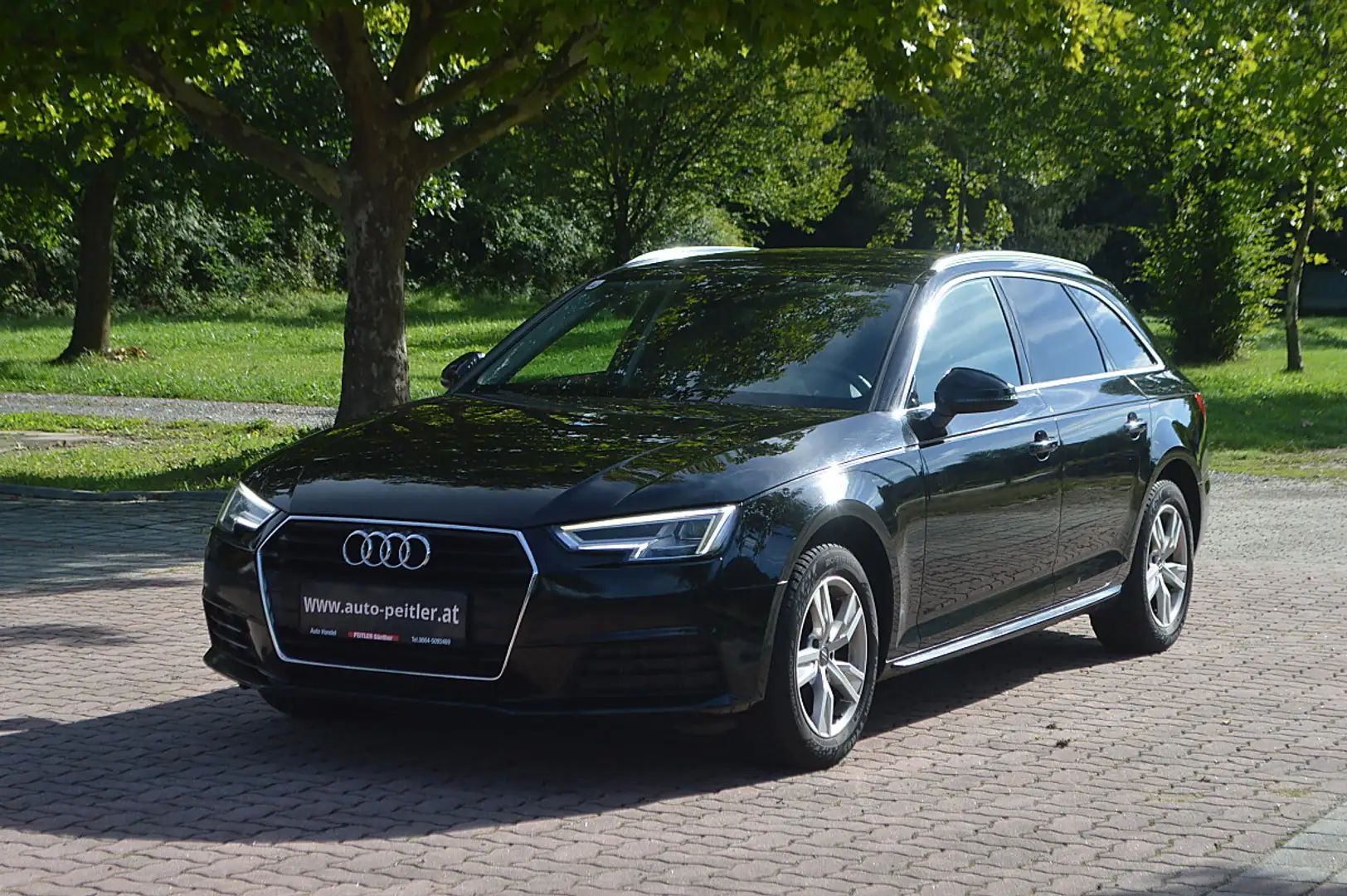 Audi A4 Avant 2,0 TDI+SHZ+PDC+TEL+ Schwarz - 2