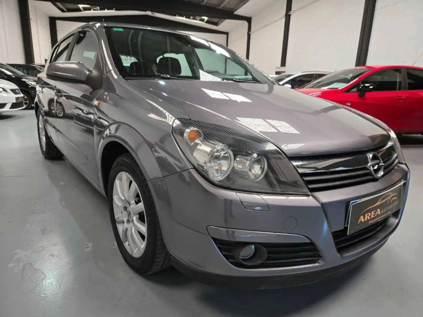 Opel Astra 1.9CDTi Elegance Gris - 2