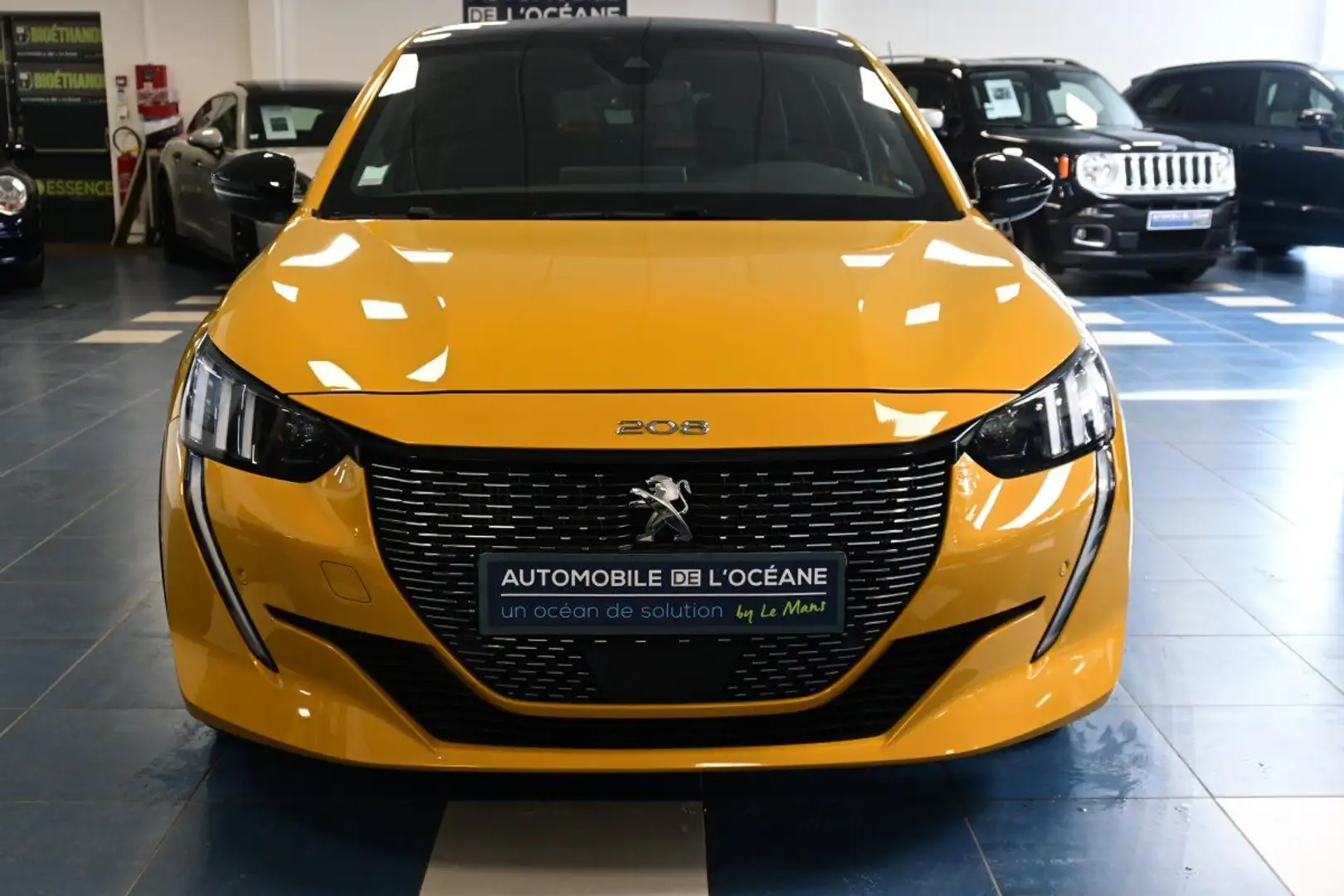 Peugeot 208 BlueHDi 100 S&S BVM6 GT Pack Jaune - 2