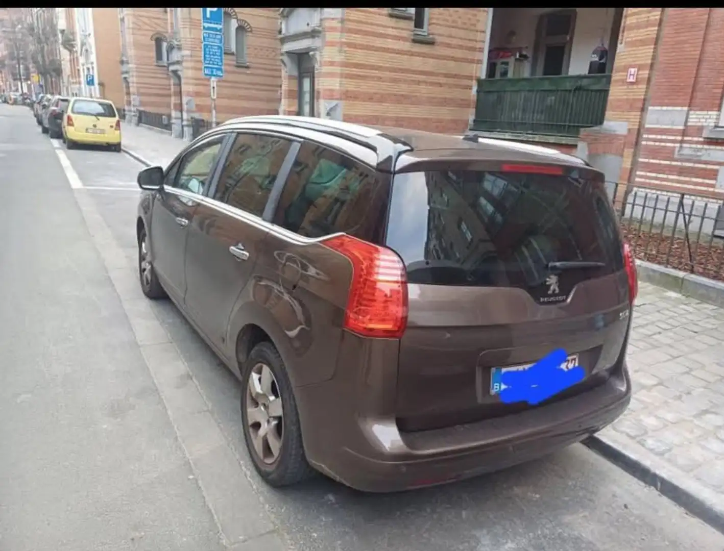 Peugeot 5008 5008 1.2 PureTech Active Bruin - 2