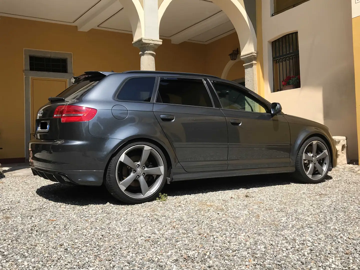 Audi RS3 Sportback Gris - 1