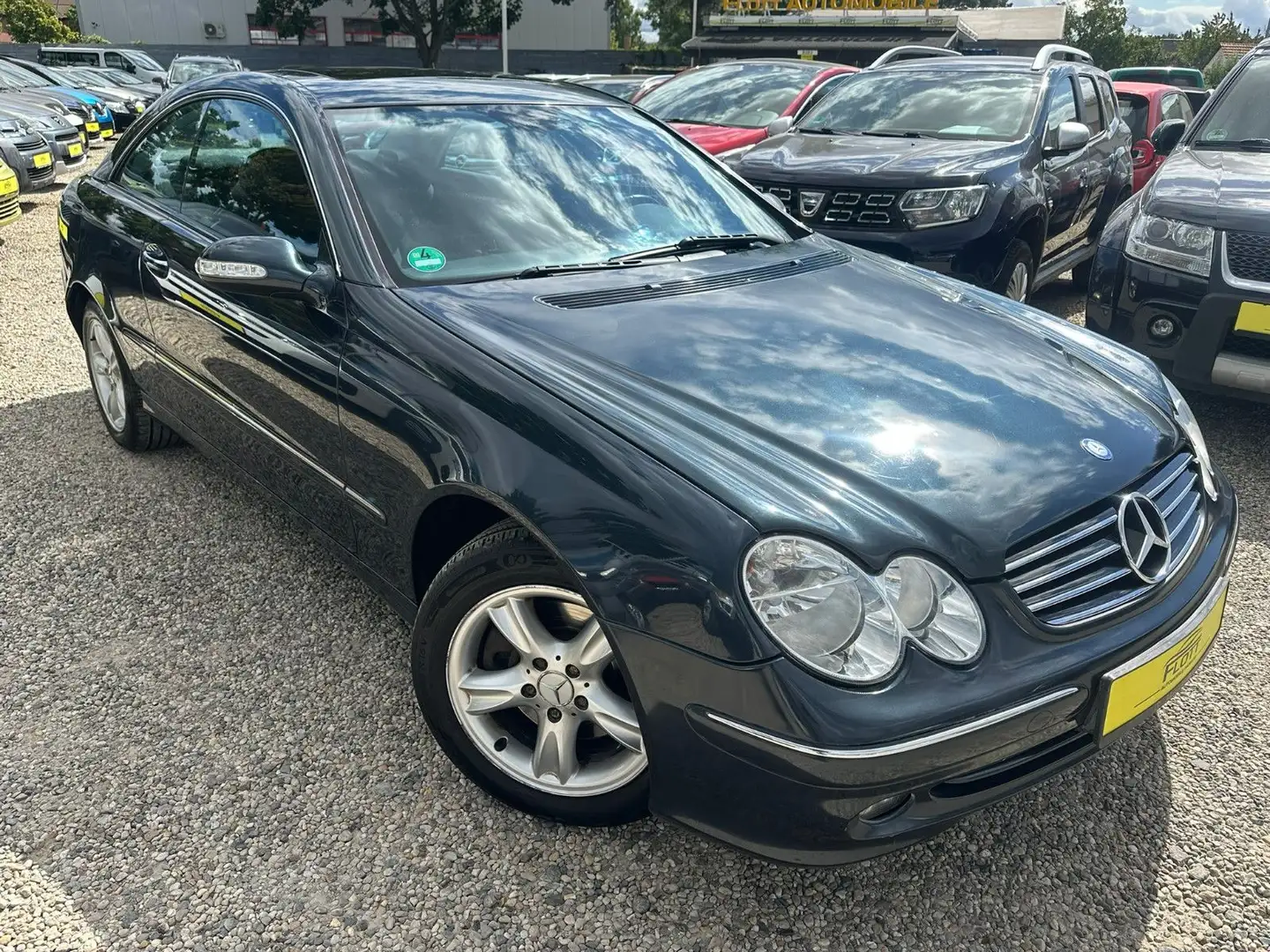 Mercedes-Benz CLK 240 SitzH*Klimaaut* TÜV 05/27 Černá - 1