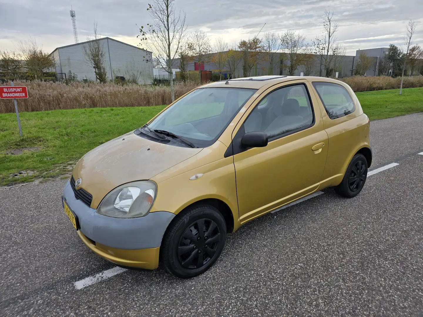 Toyota Yaris 1.0-16V VVT-i Terra Arany - 1