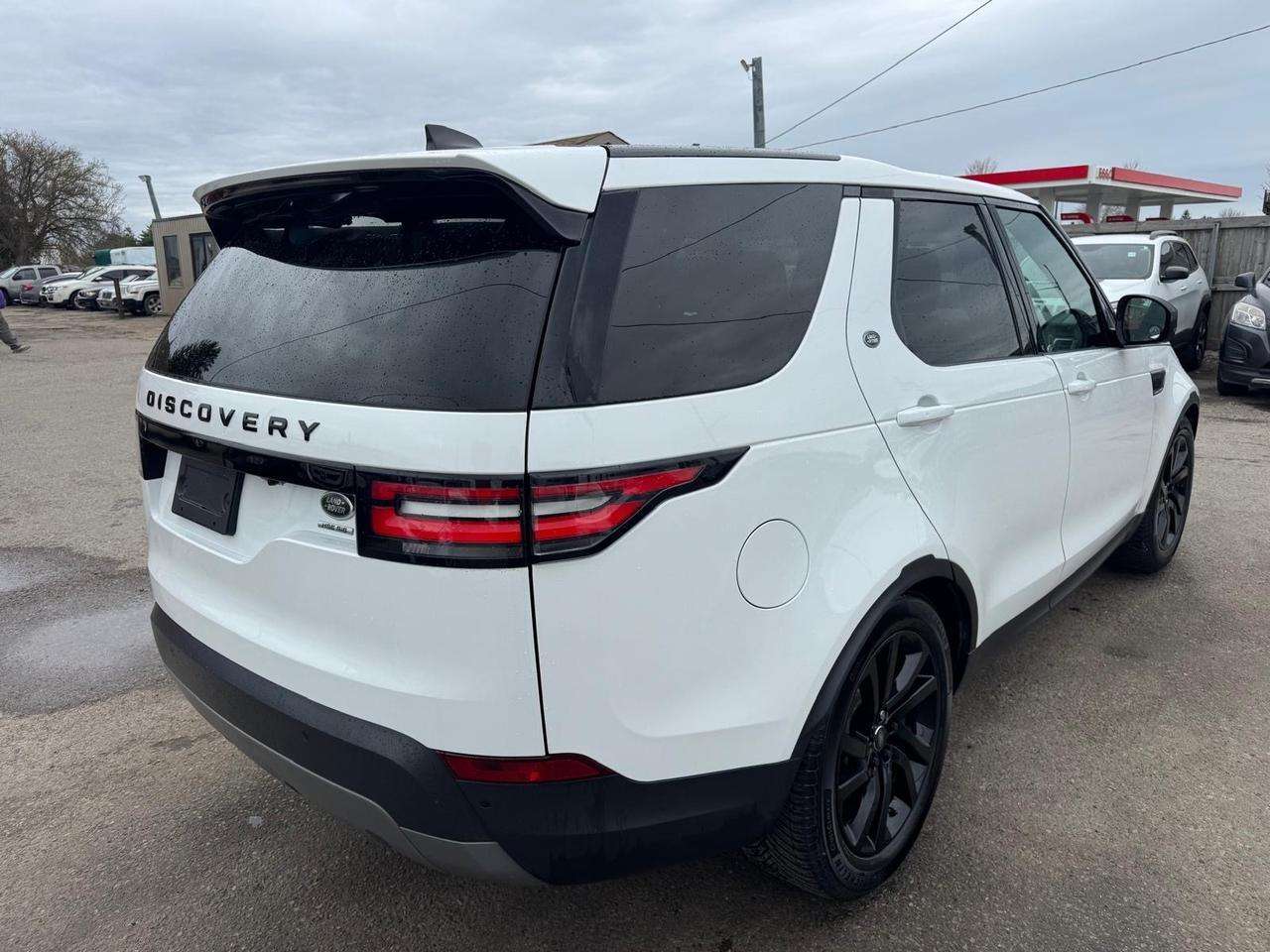 2017 Land Rover Discovery HSE, 7 PASSENGER, WELL SERVICED, LOADED, CERT alt 4