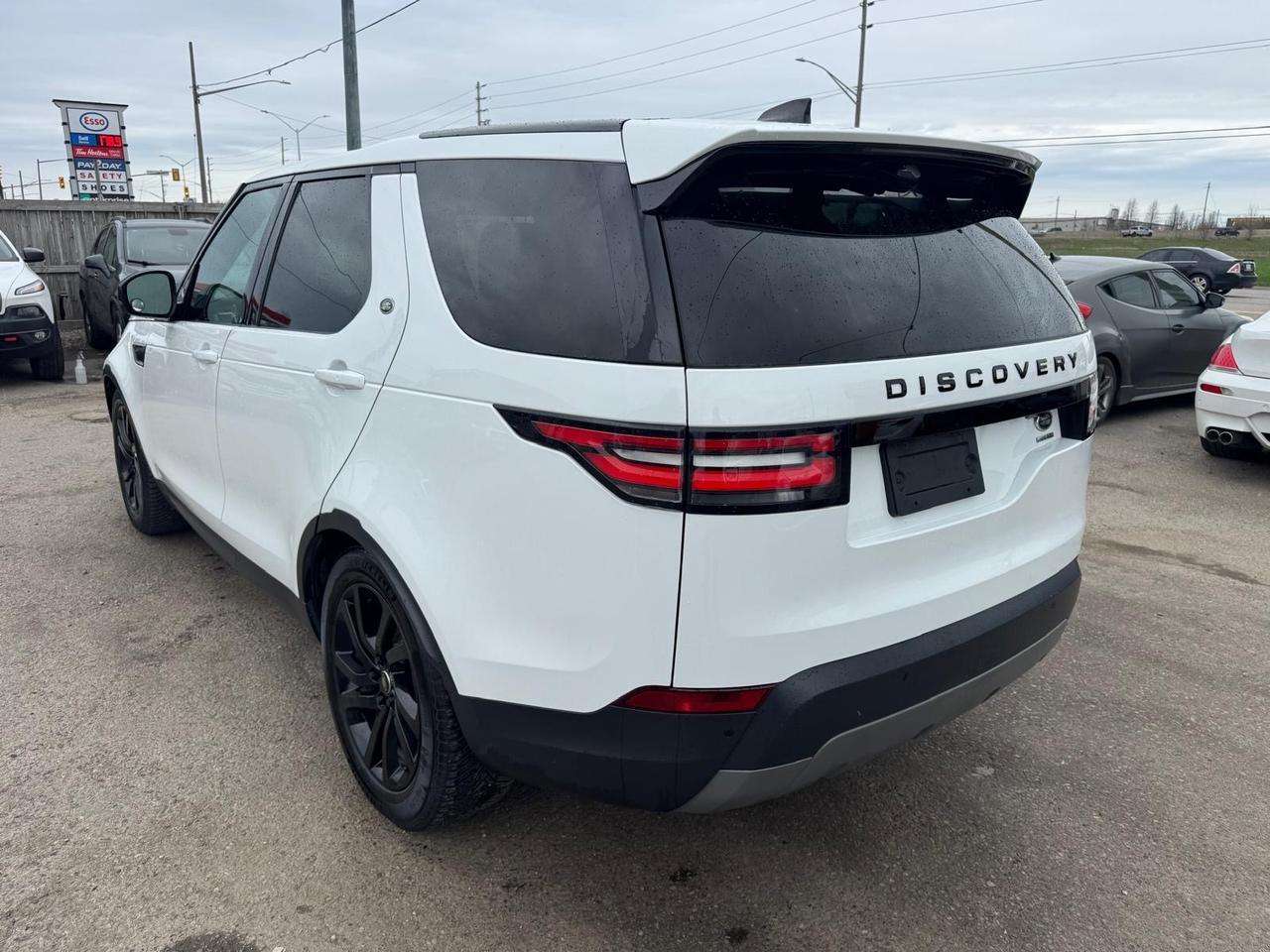 2017 Land Rover Discovery HSE, 7 PASSENGER, WELL SERVICED, LOADED, CERT alt 2