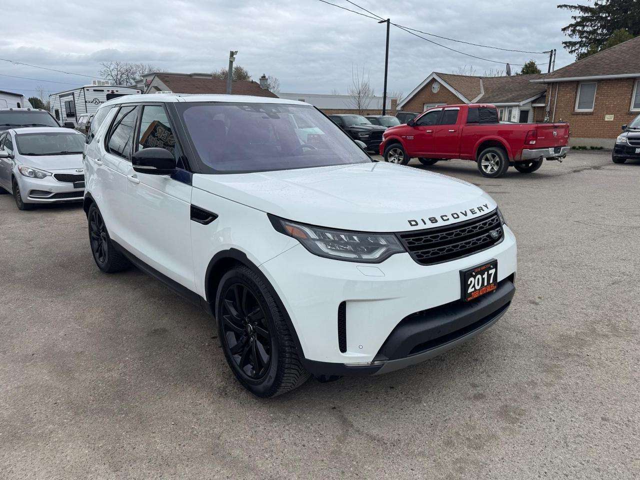 2017 Land Rover Discovery HSE, 7 PASSENGER, WELL SERVICED, LOADED, CERT thumb 6