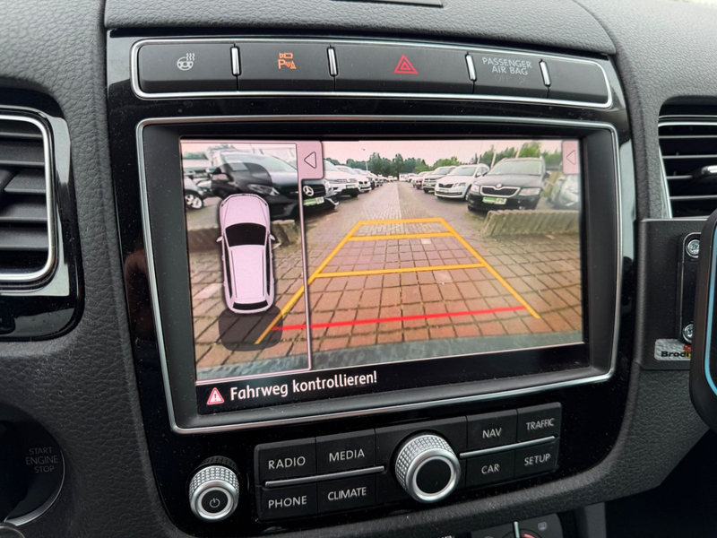 Volkswagen Touareg V6  3.0TDI BMT 4Motion — photo 11