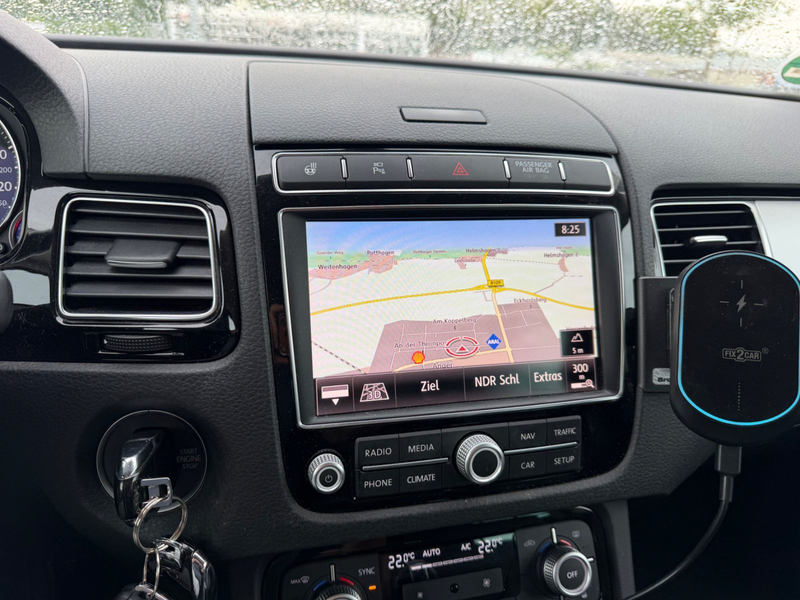 Volkswagen Touareg V6  3.0TDI BMT 4Motion — photo 12