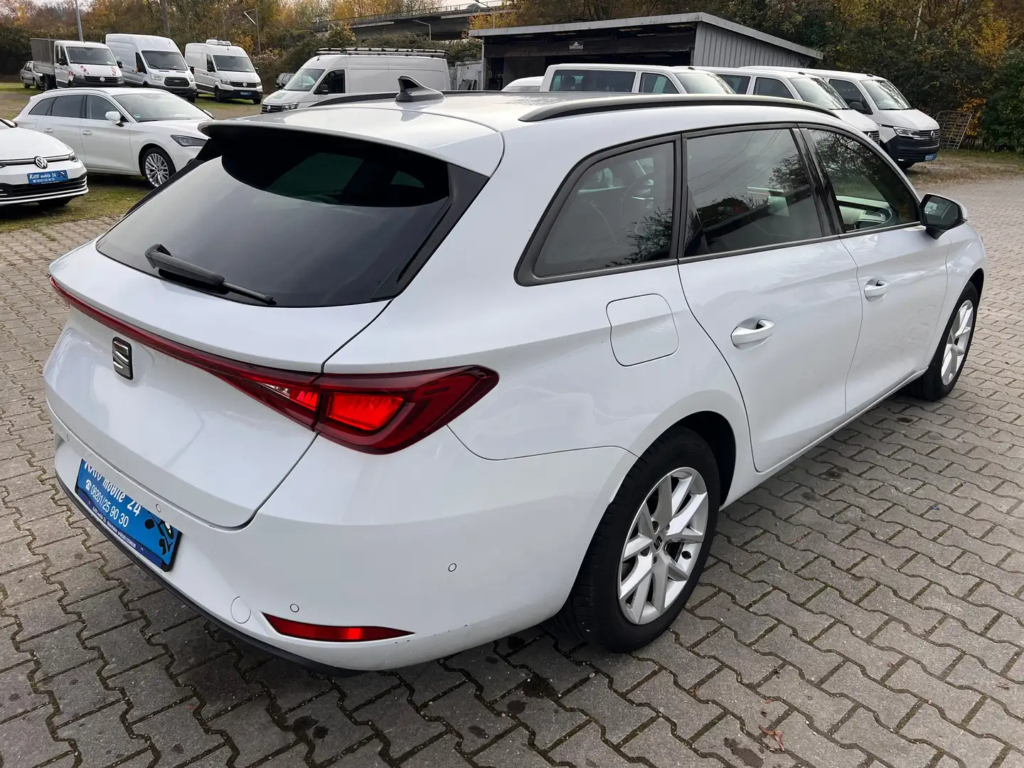 SEAT Leon Sportstourer Style 1.5 TGI DSG ACC LED Sitzheizung Weiß - 2