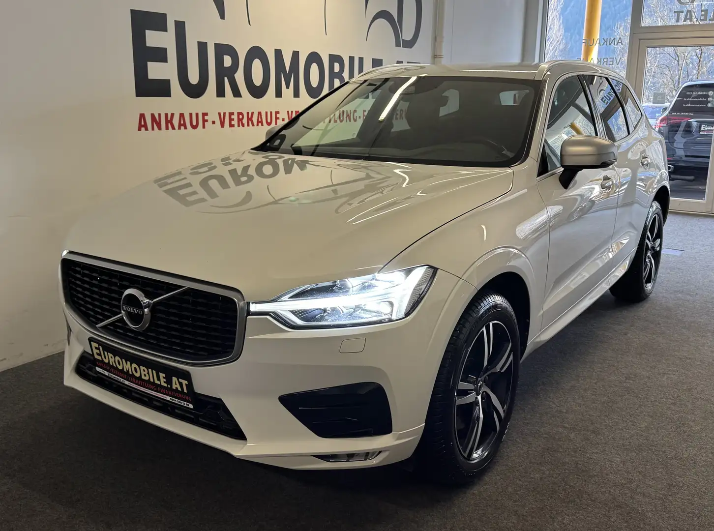 Volvo XC60 R Design AWD AHK*RFK*TOTW.*ACC*Business-P.*LED* Weiß - 1