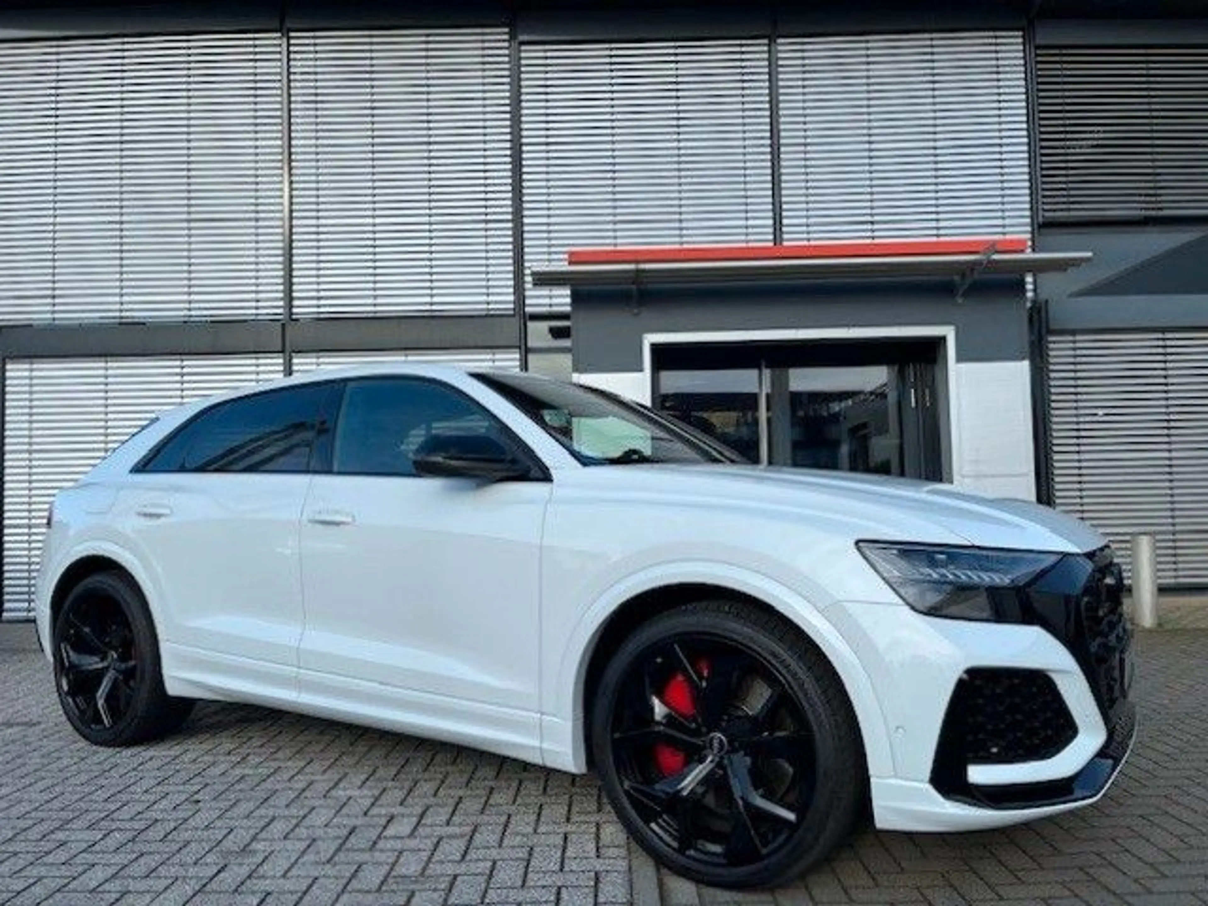 Audi RS Q8 4.0 TFSI MATRIX HUD B&O PANO 23" — photo 4
