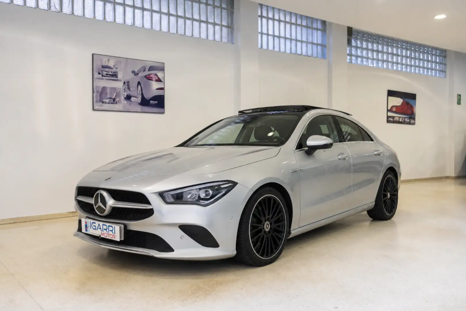 Mercedes-Benz CLA 250 4Matic 7G-DCT Gris - 1