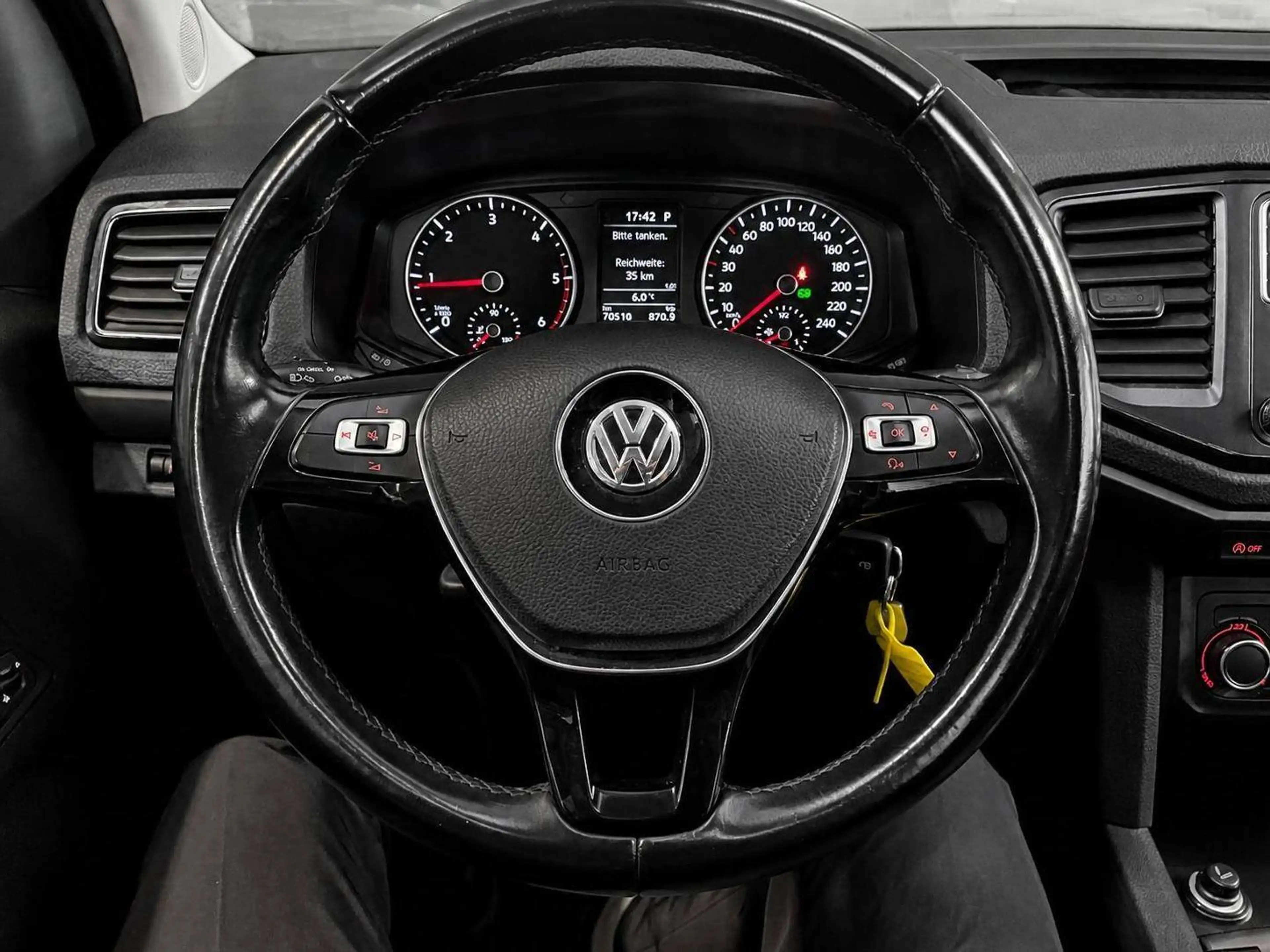 Volkswagen Amarok Comfortline DoubleCab 4Motion — photo 11