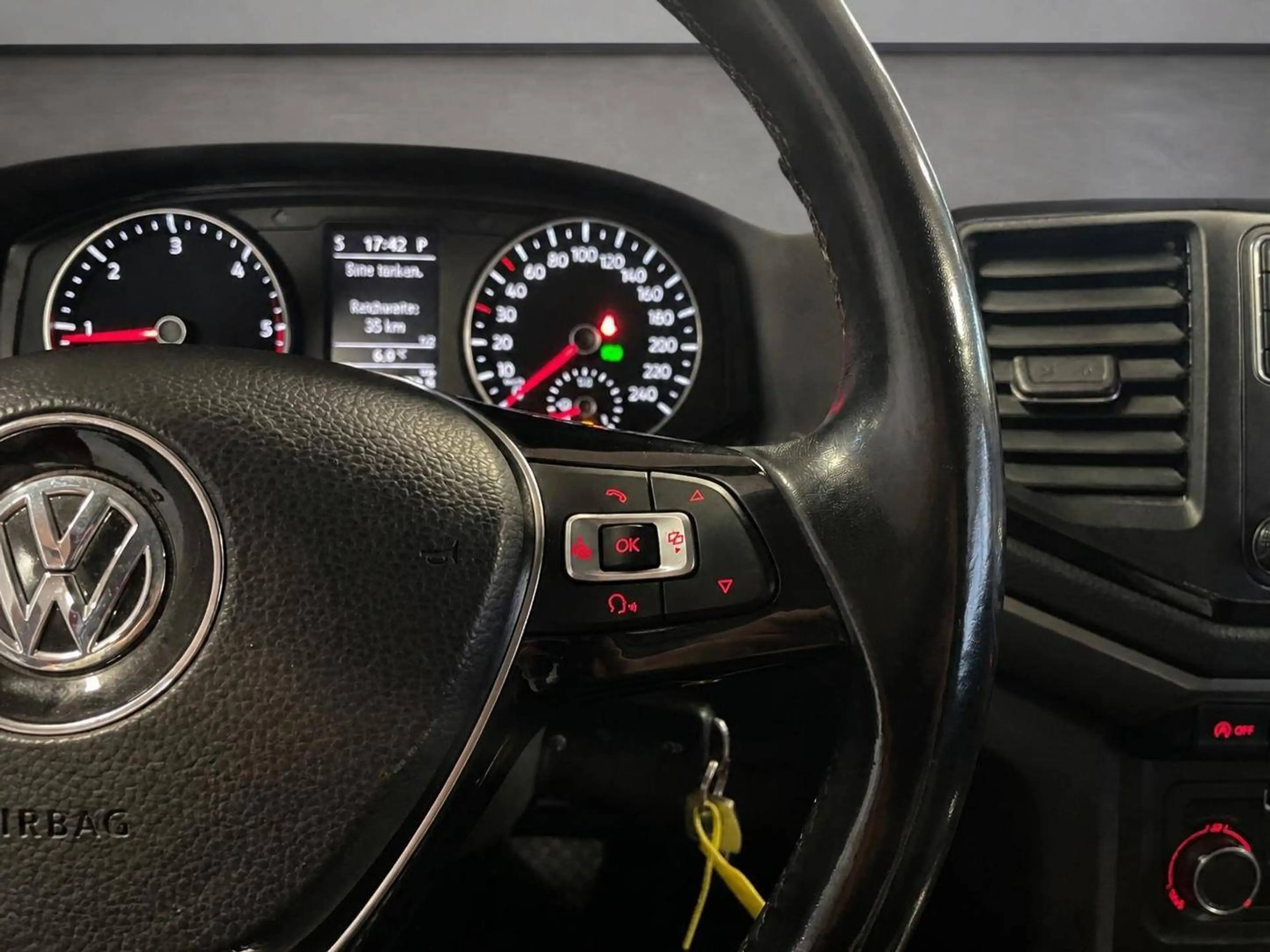 Volkswagen Amarok Comfortline DoubleCab 4Motion — photo 13