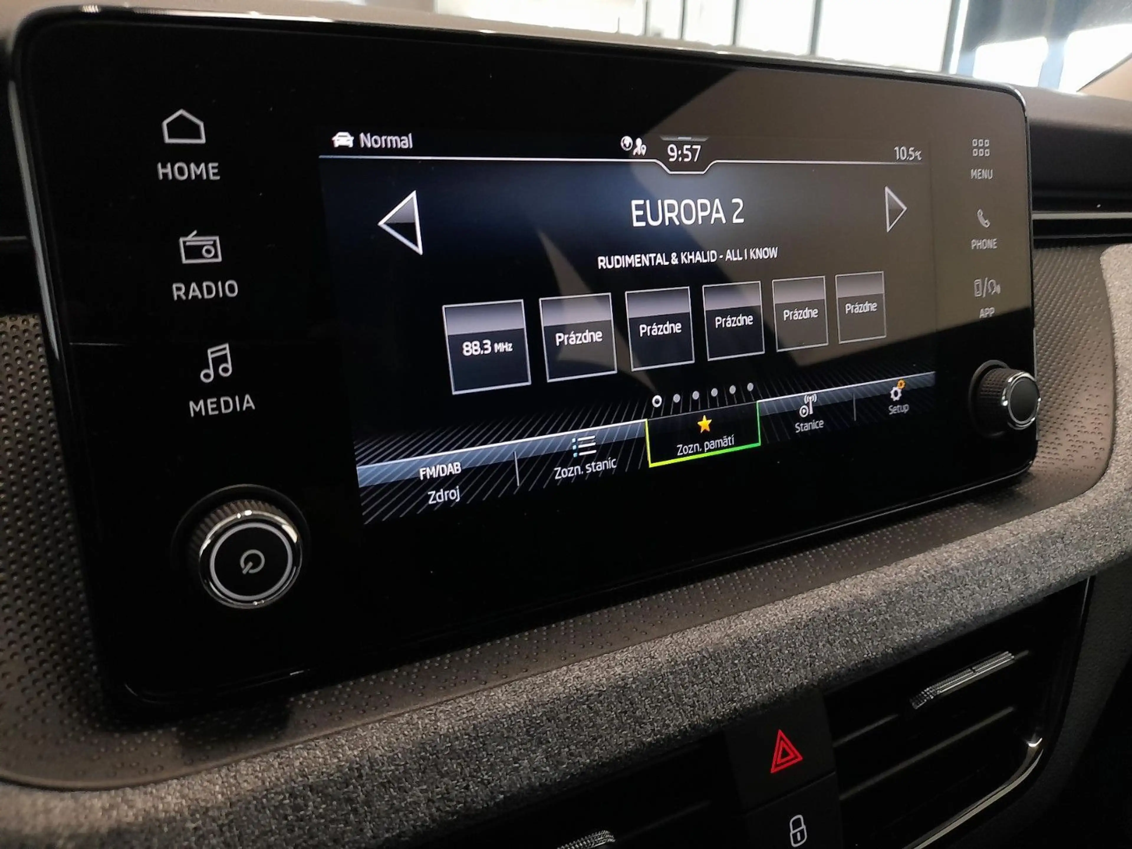 Skoda Kamiq Sel Kamera PDC v+hi Shzg Virt Ped Garant — photo 12