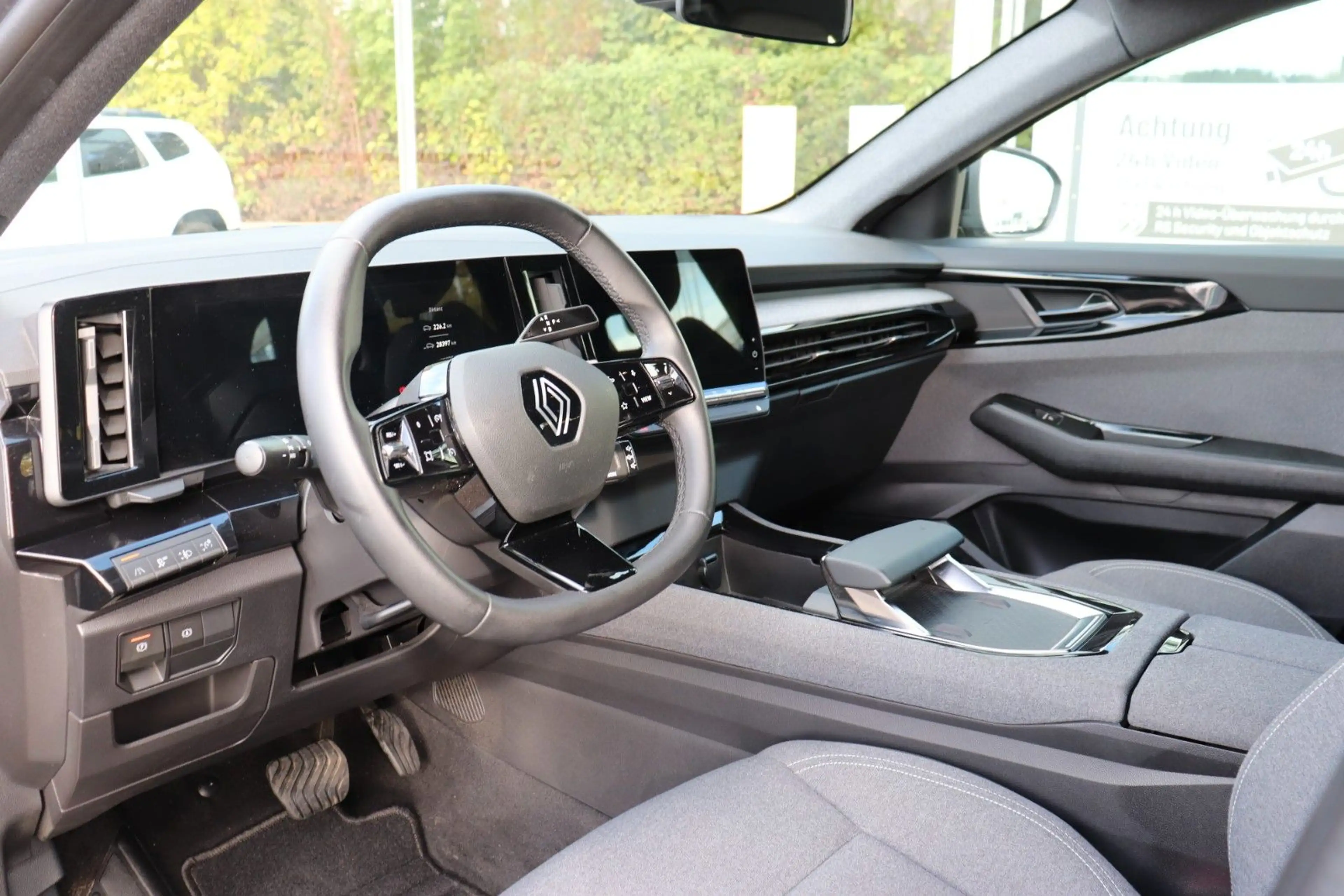 Renault Austral Equilibre 1.3 TCe 140 Mild-Hybrid — photo 9
