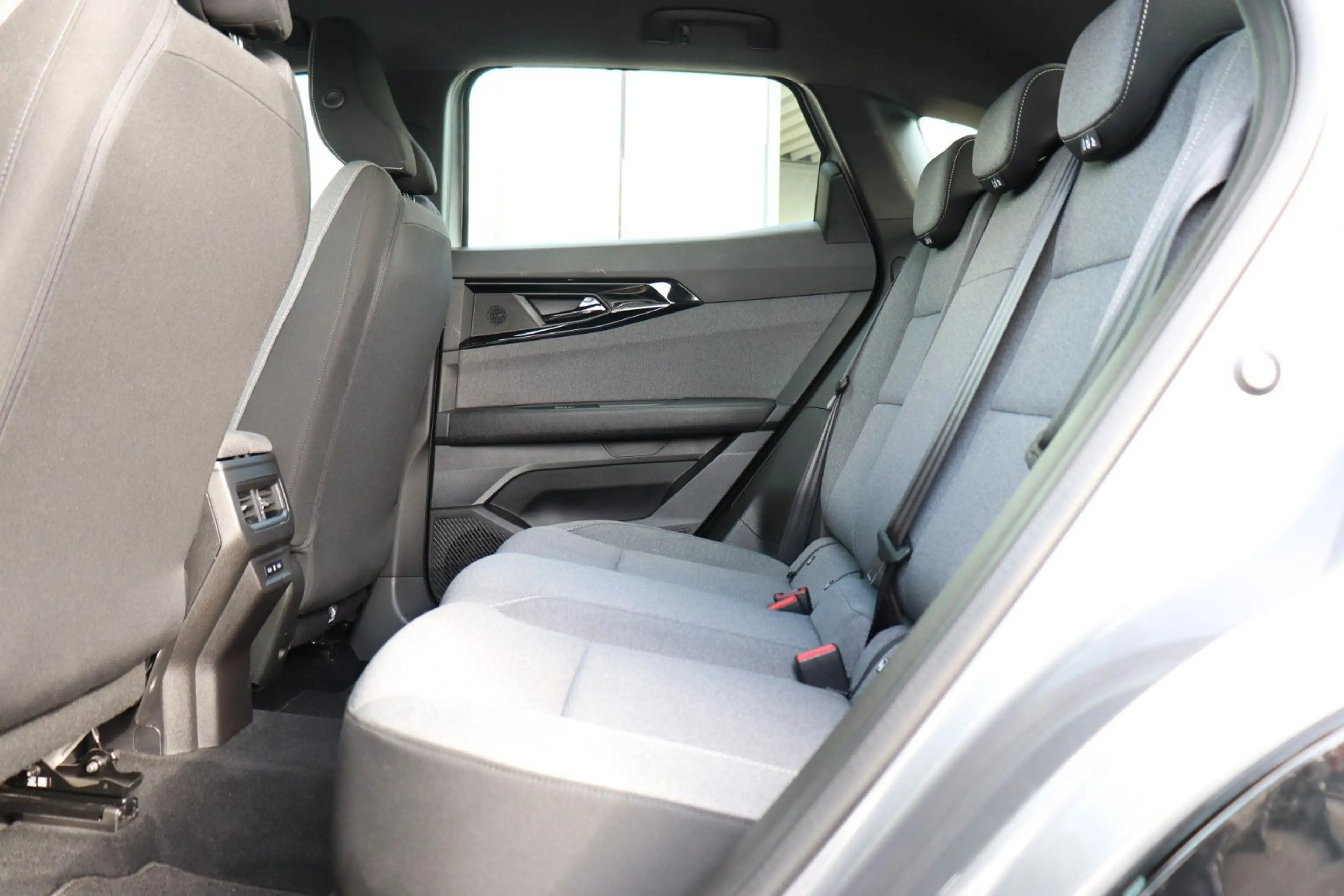 Renault Austral Equilibre 1.3 TCe 140 Mild-Hybrid — photo 11